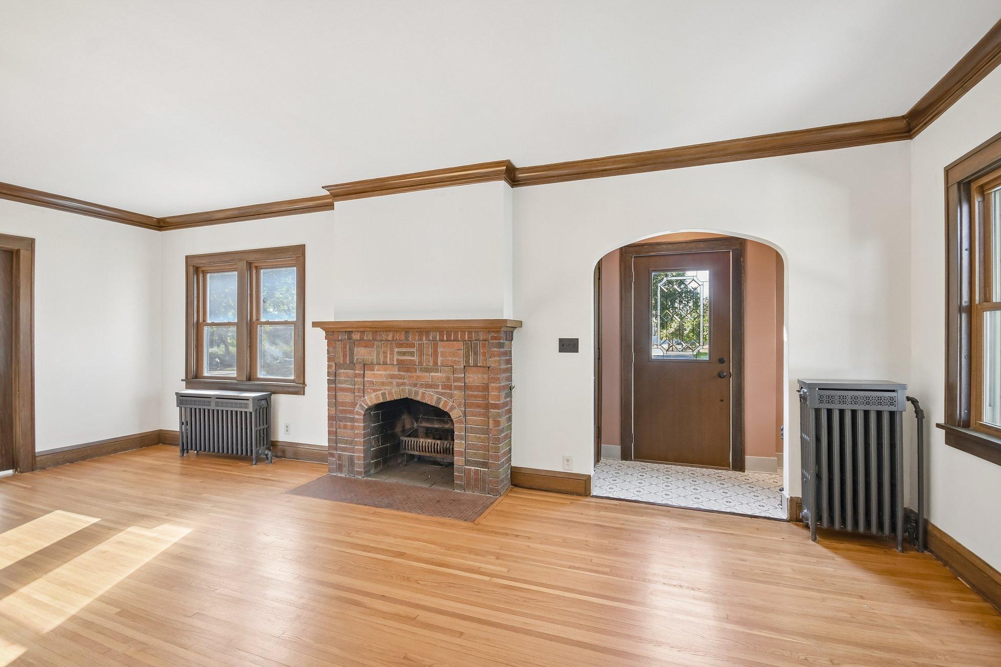 552 Fairview Avenue S Property Photo 8