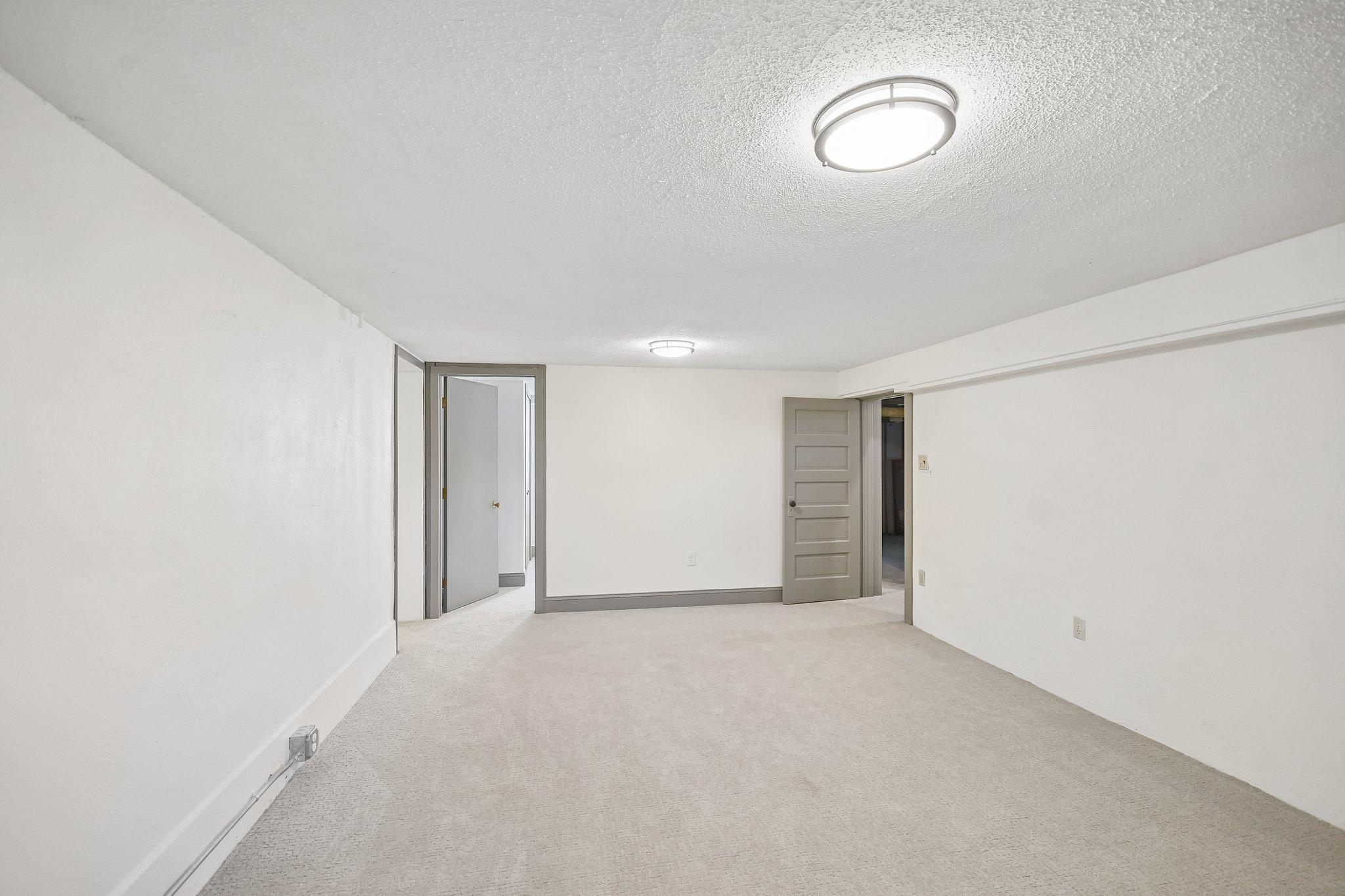 552 Fairview Avenue S Property Photo 32