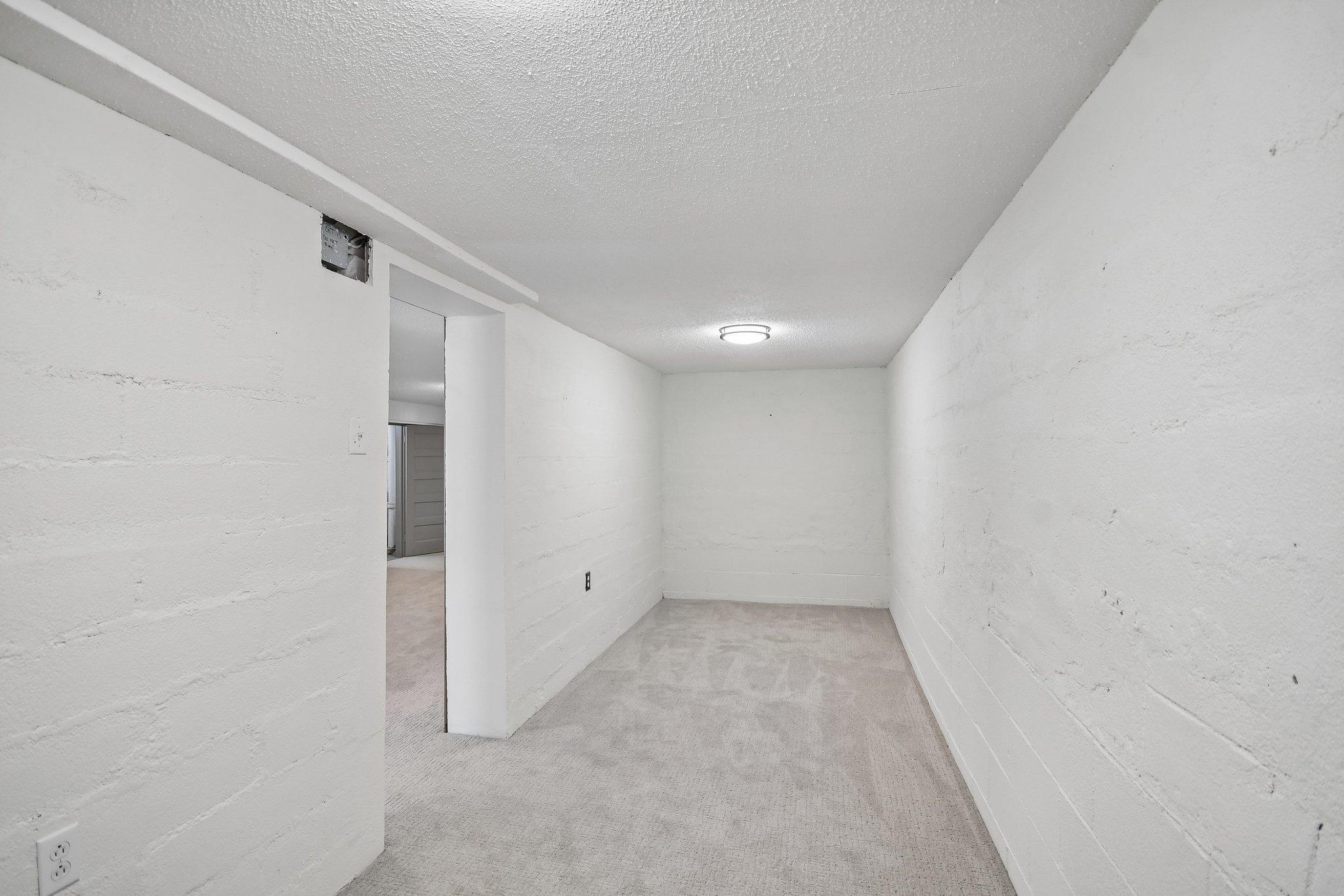 552 Fairview Avenue S Property Photo 37