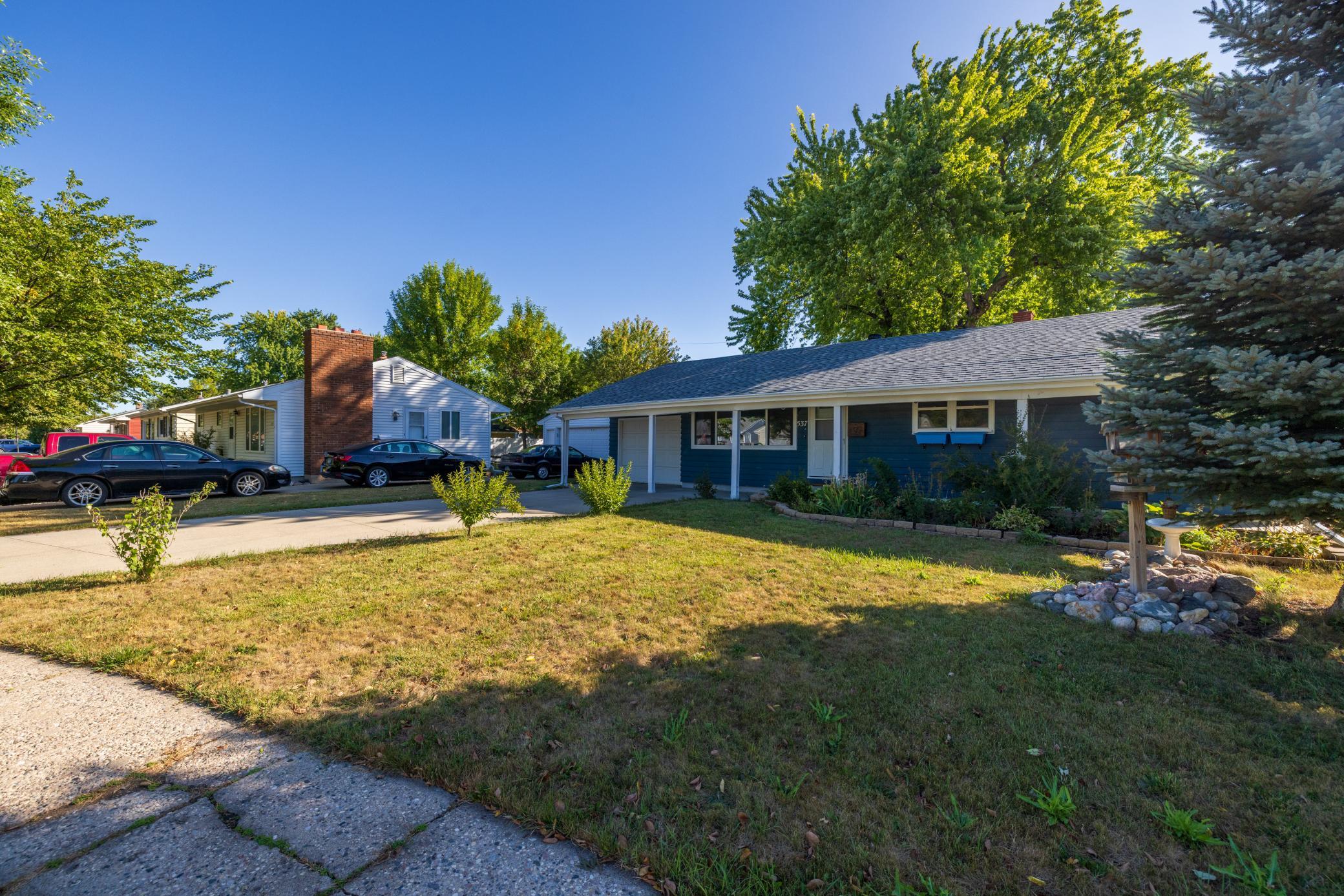 537 2nd St Court E Property Photo 2