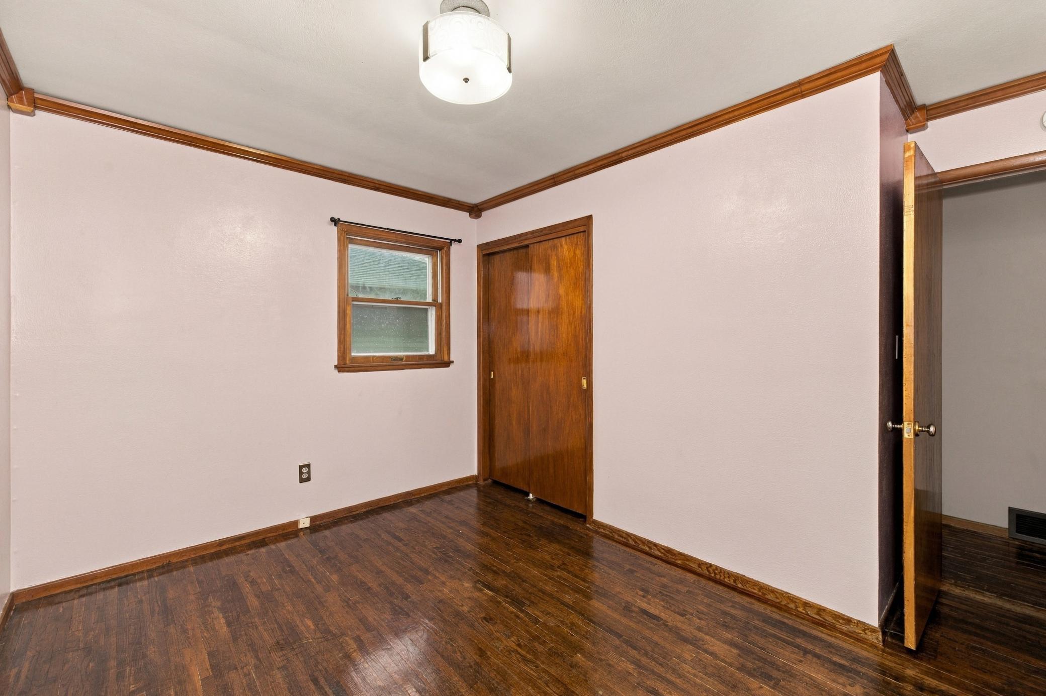 537 2nd St Court E Property Photo 12