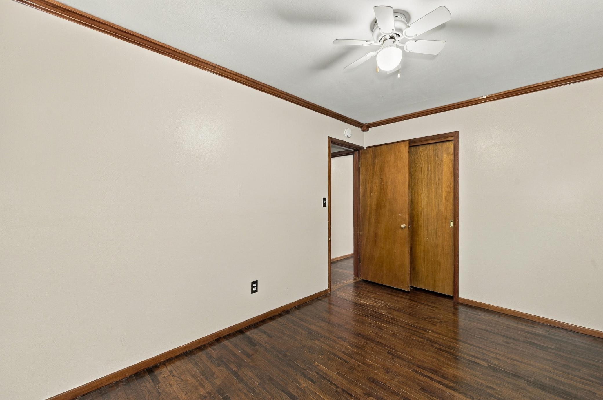537 2nd St Court E Property Photo 14