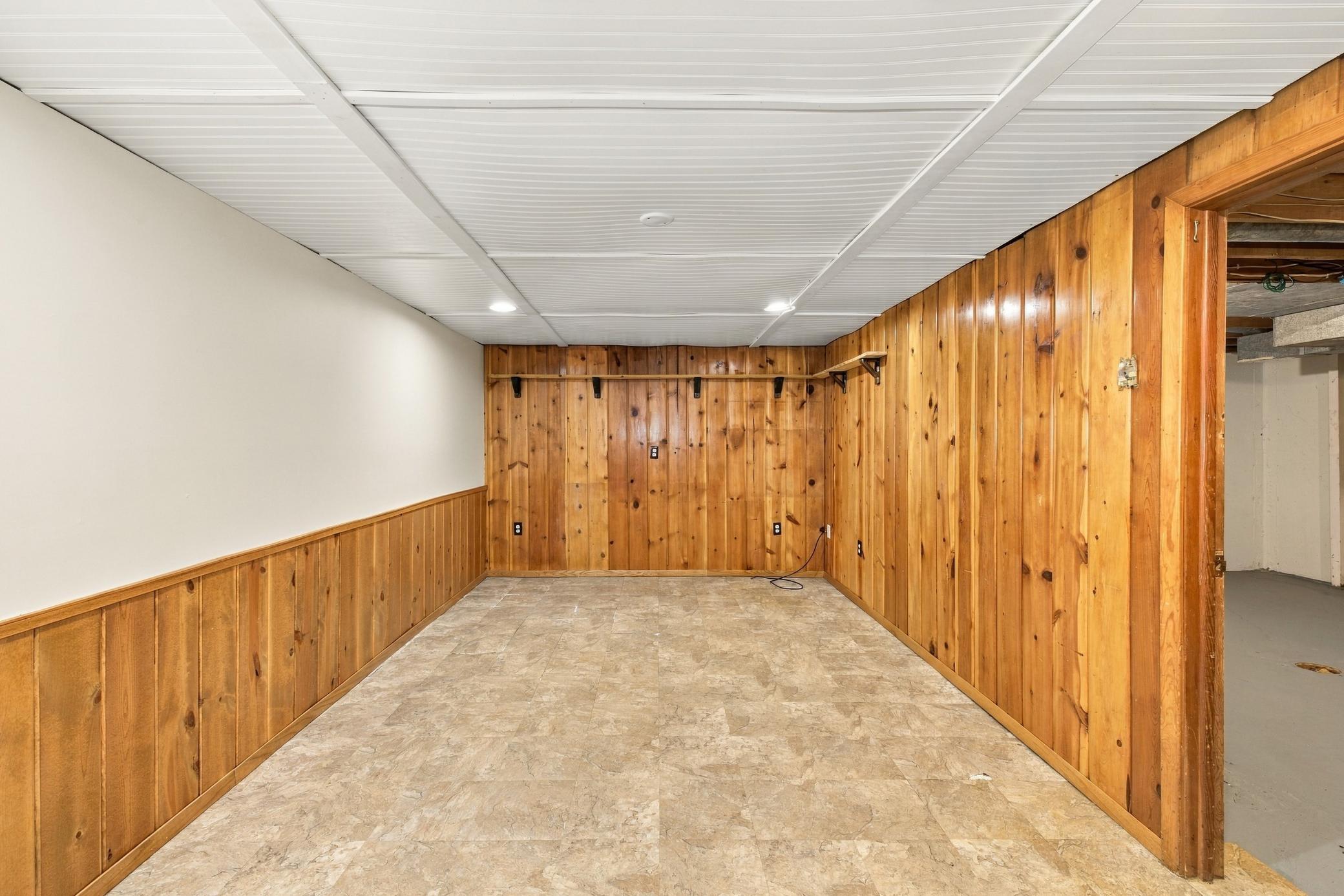 537 2nd St Court E Property Photo 15