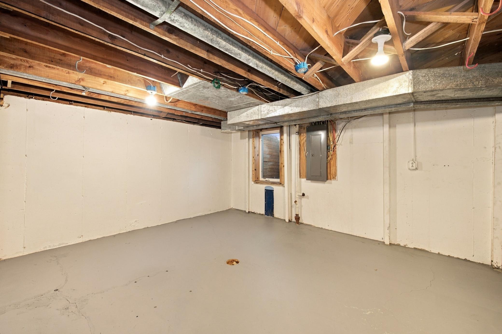 537 2nd St Court E Property Photo 16
