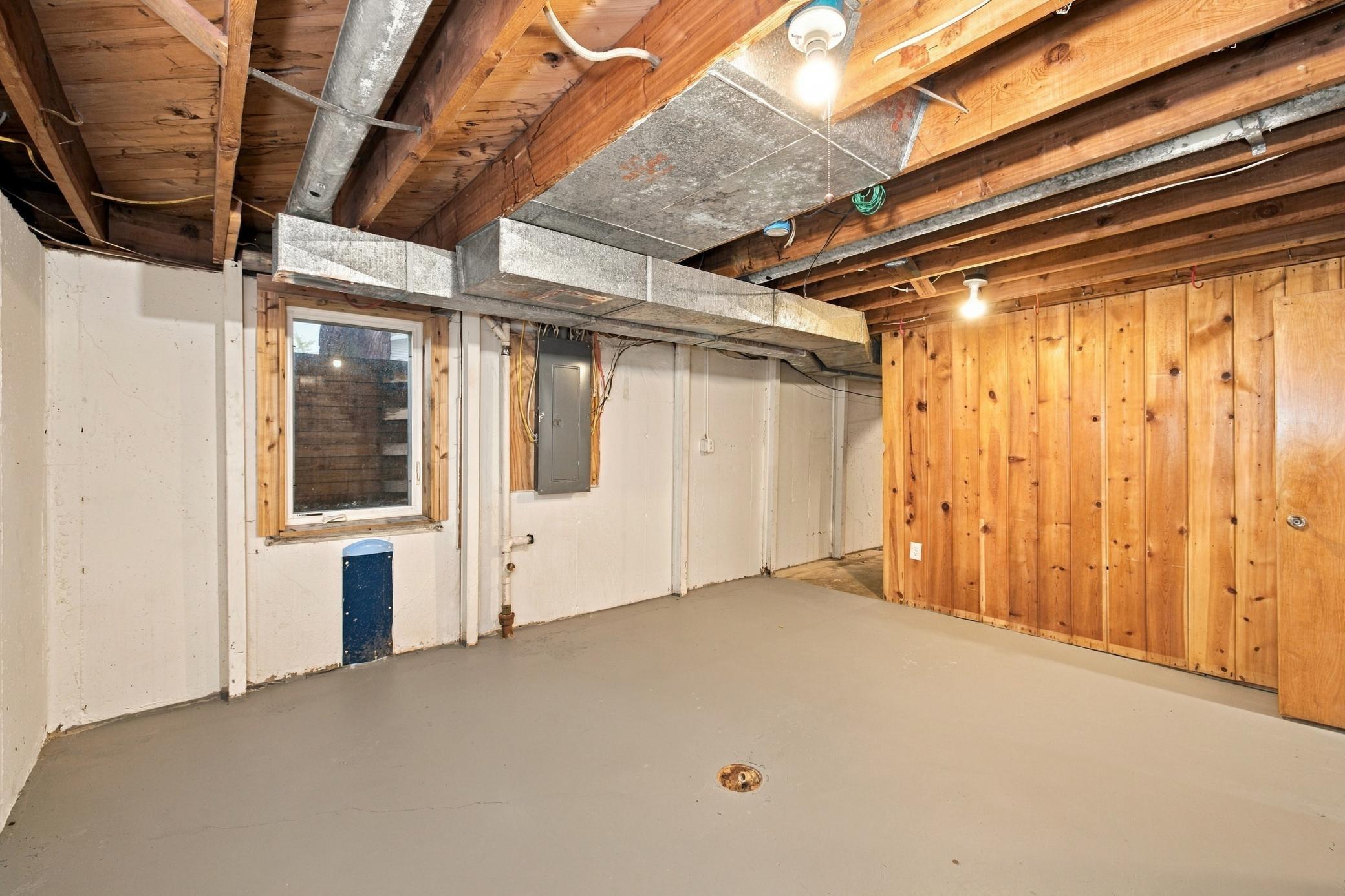537 2nd St Court E Property Photo 17