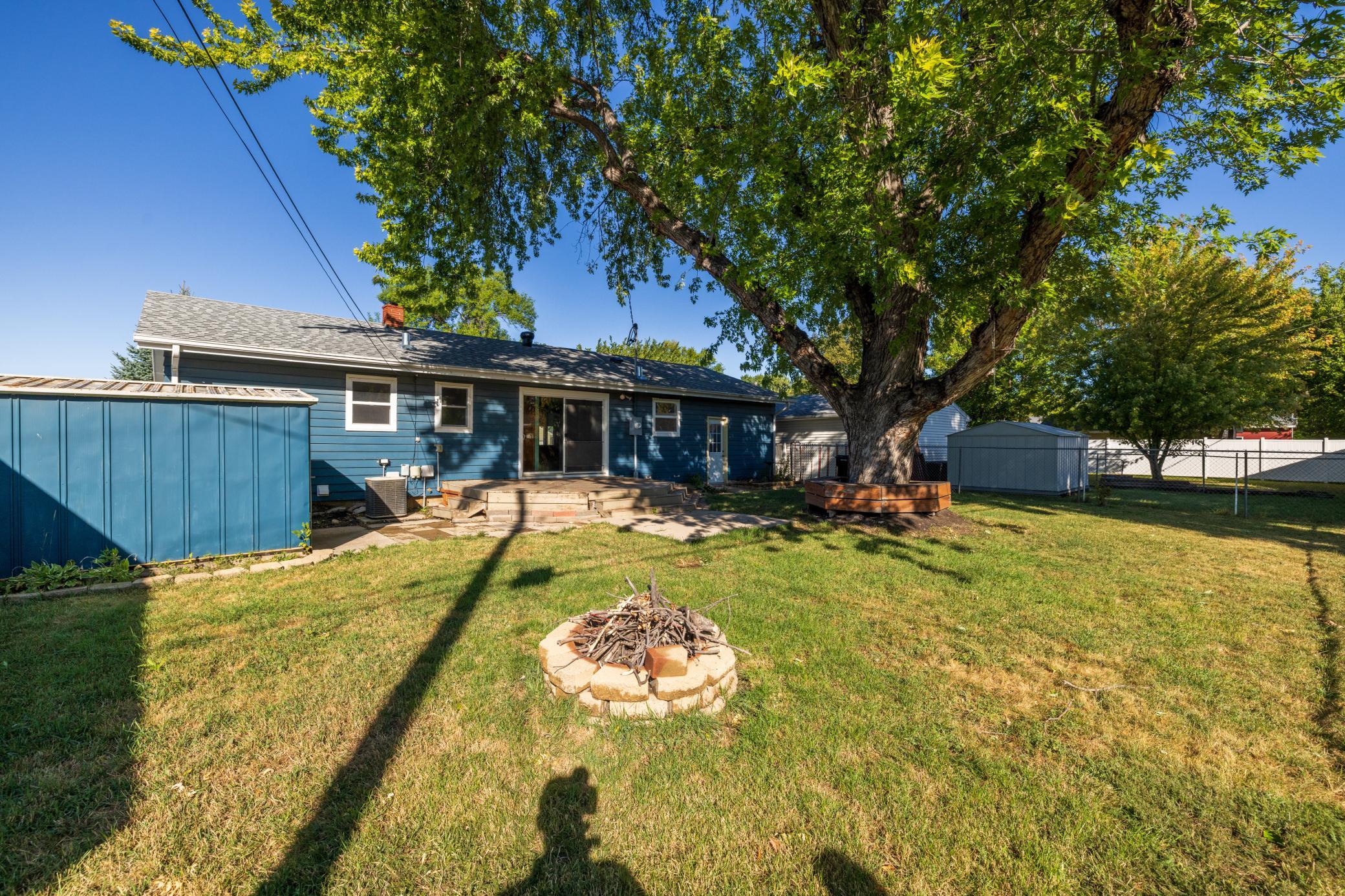 537 2nd St Court E Property Photo 23