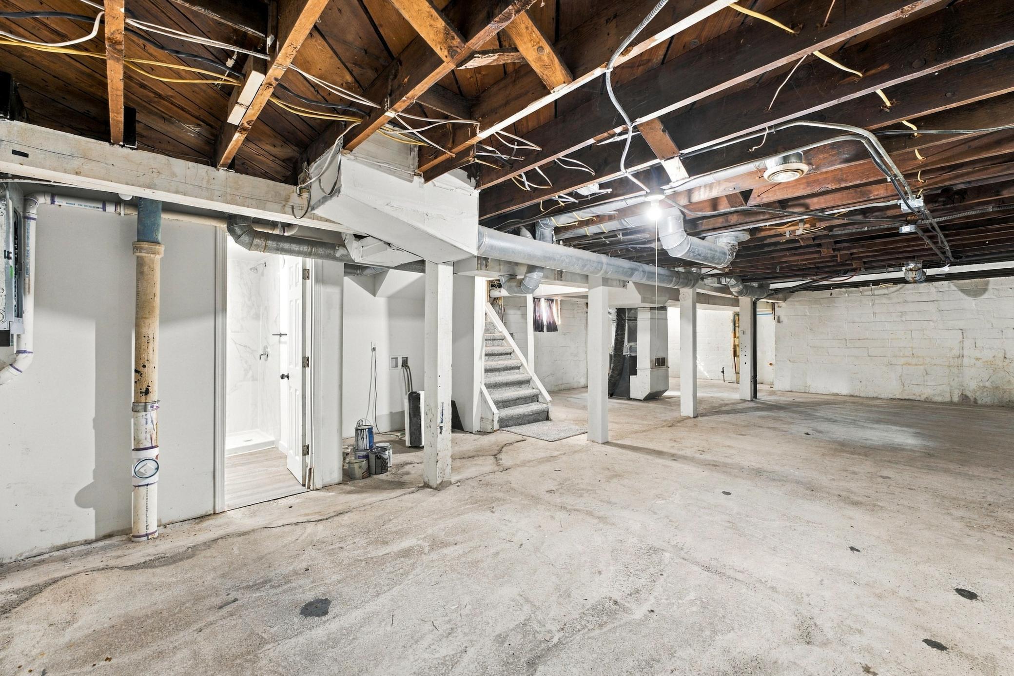 2810 Penn Avenue N Property Photo 32