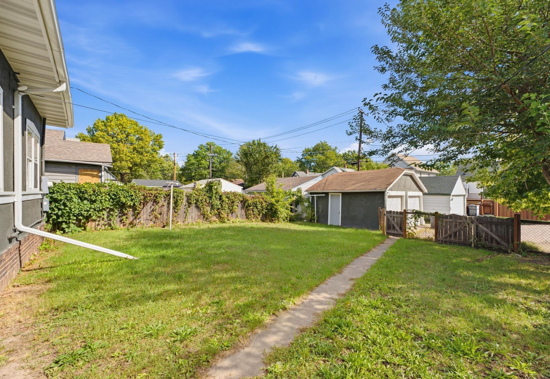 2810 Penn Avenue N Property Photo 37