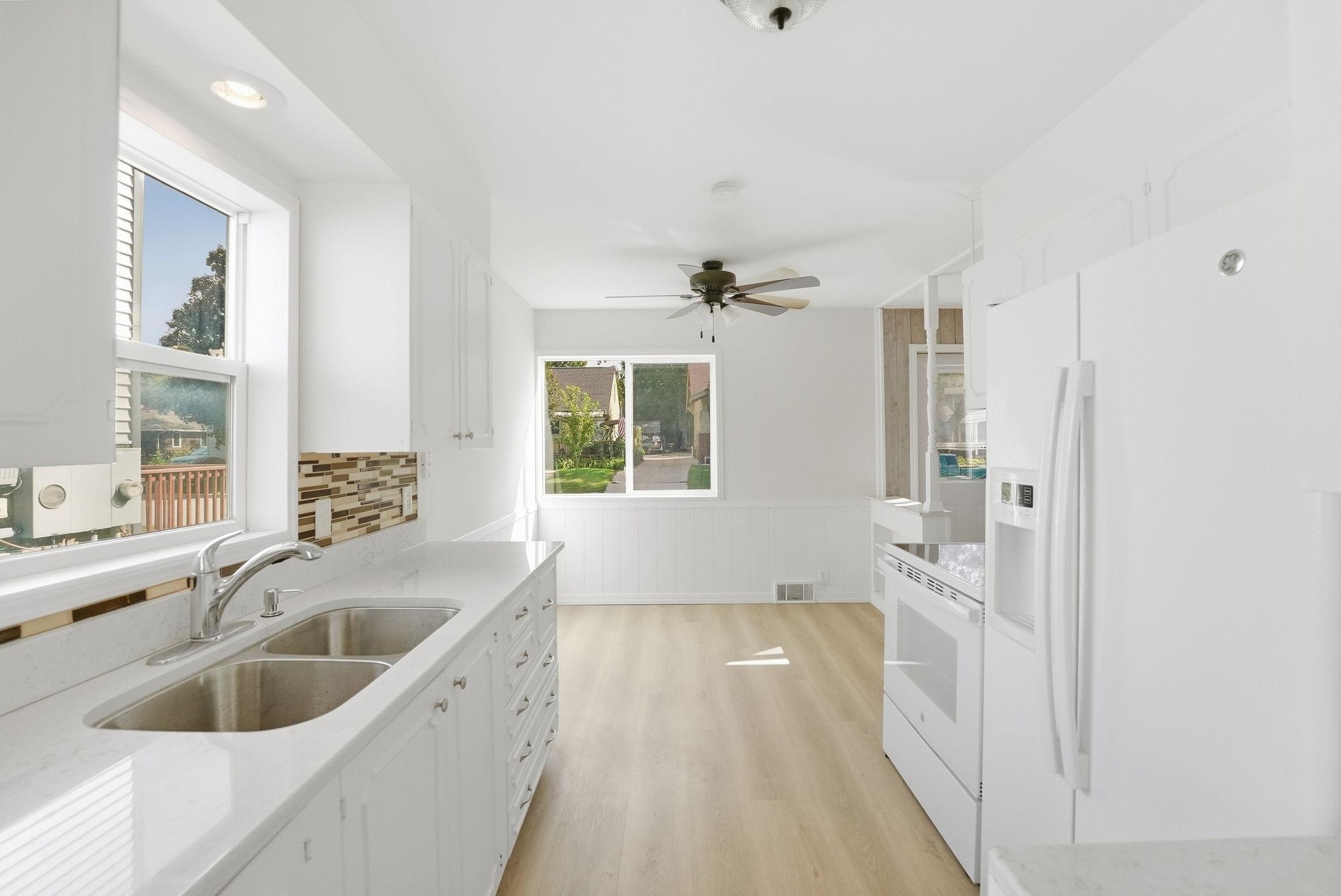 416 2nd Street SE Property Photo 1