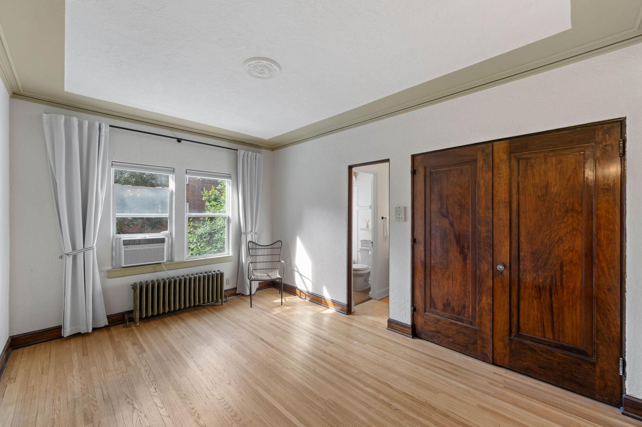 3252 Fremont Avenue S 203 Property Photo 1