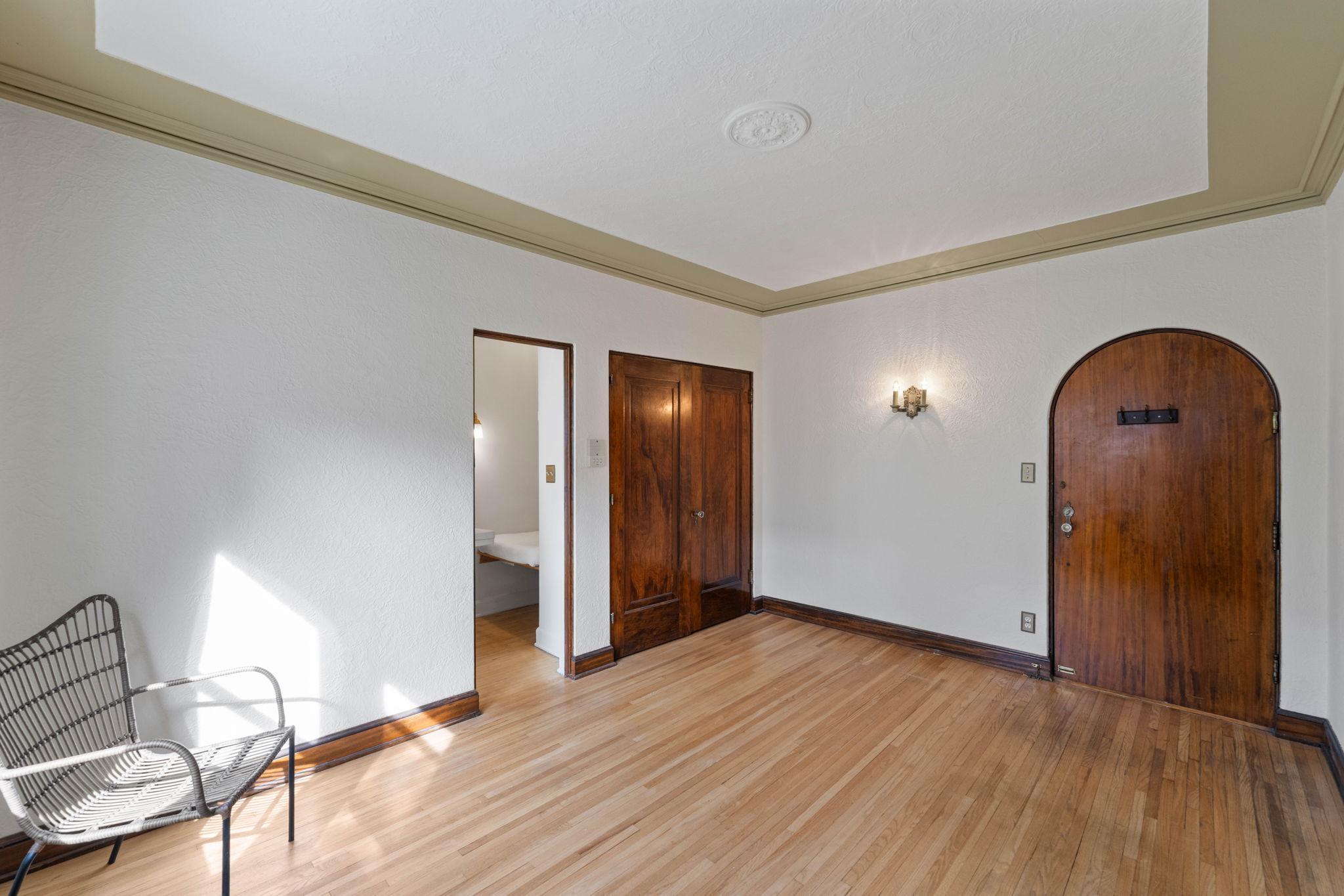 3252 Fremont Avenue S 203 Property Photo 4
