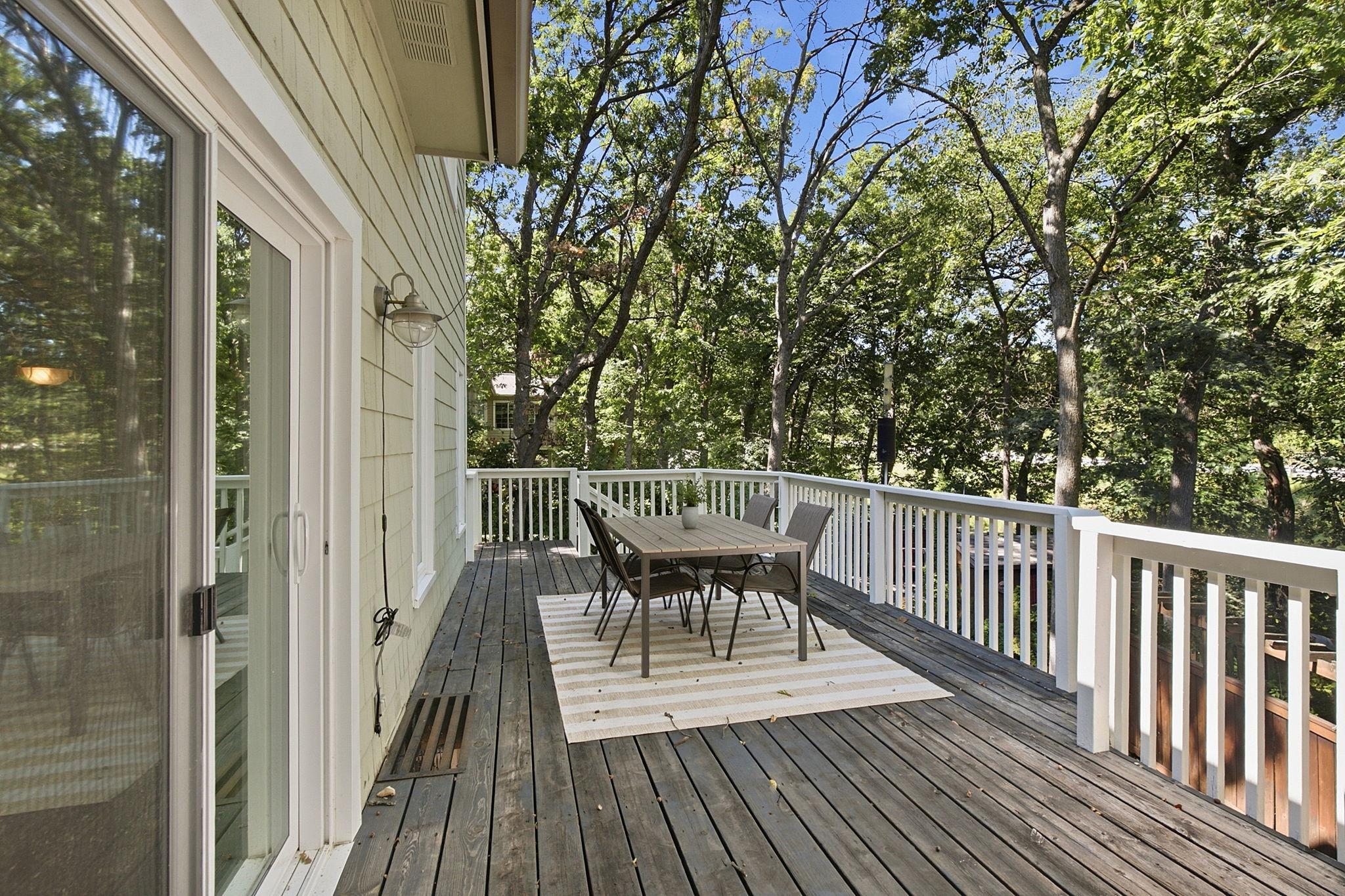 12827 Dover Court Property Photo 4