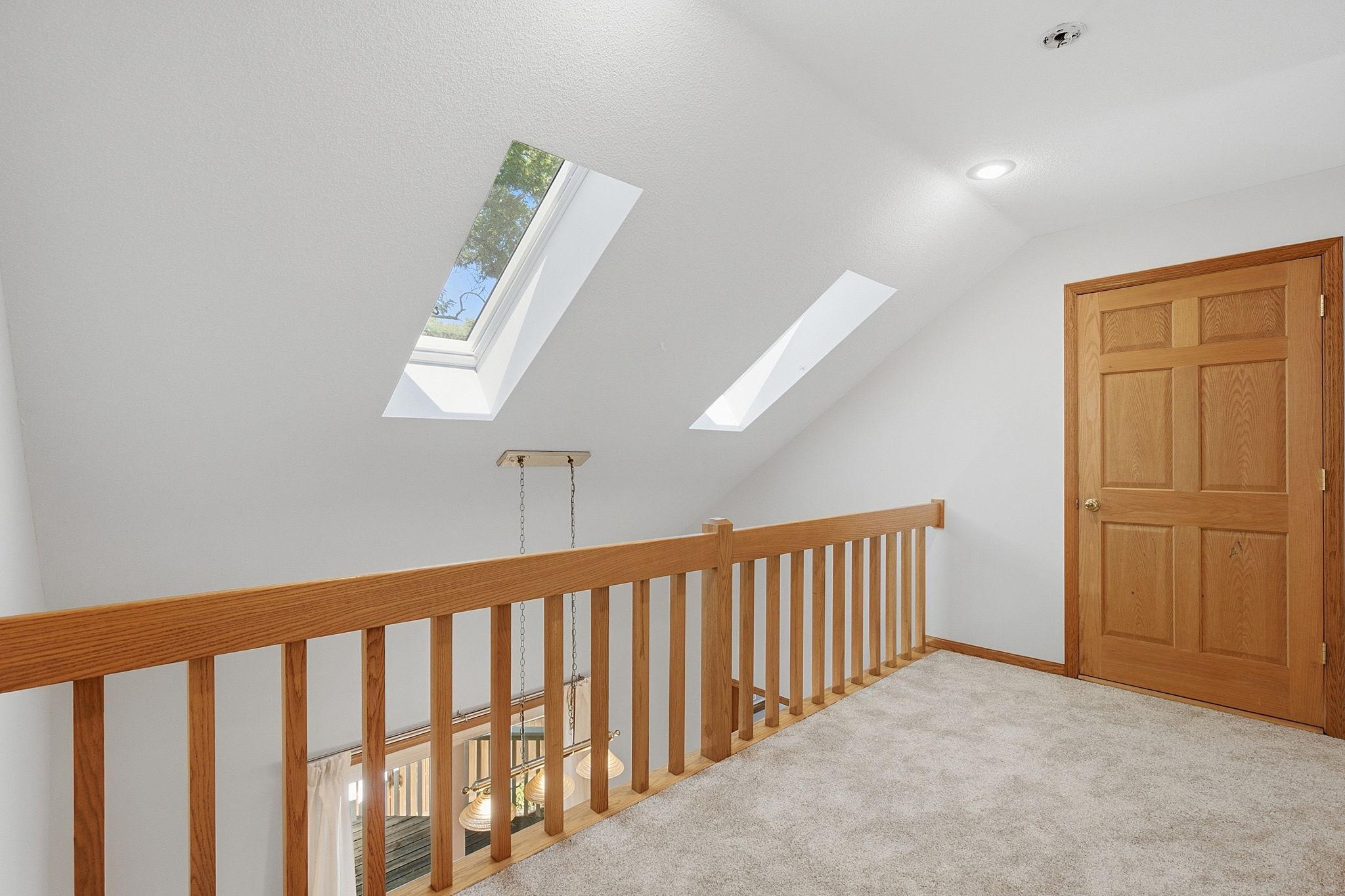 12827 Dover Court Property Photo 8