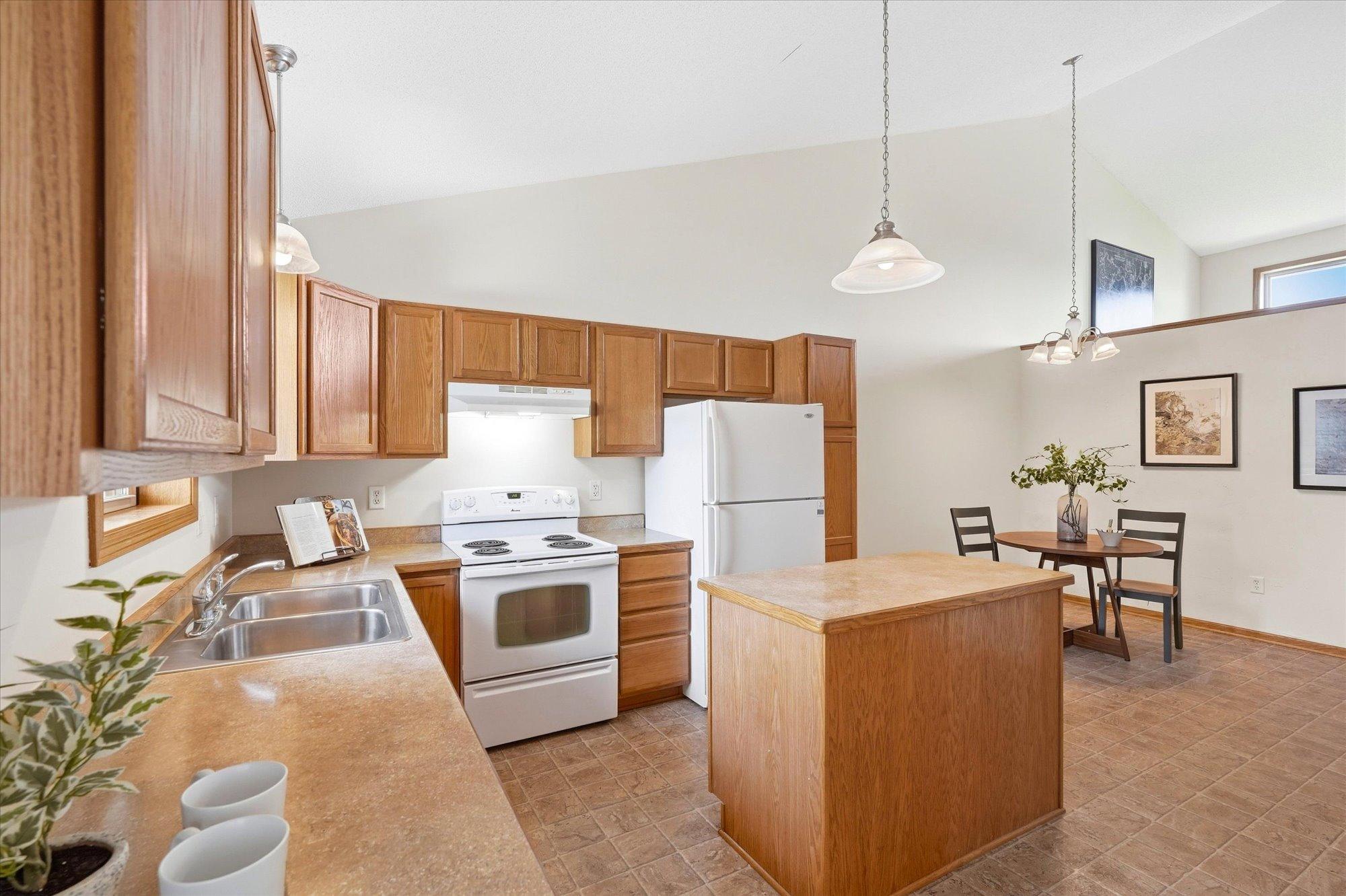 1728 Redhead Avenue Property Photo 2