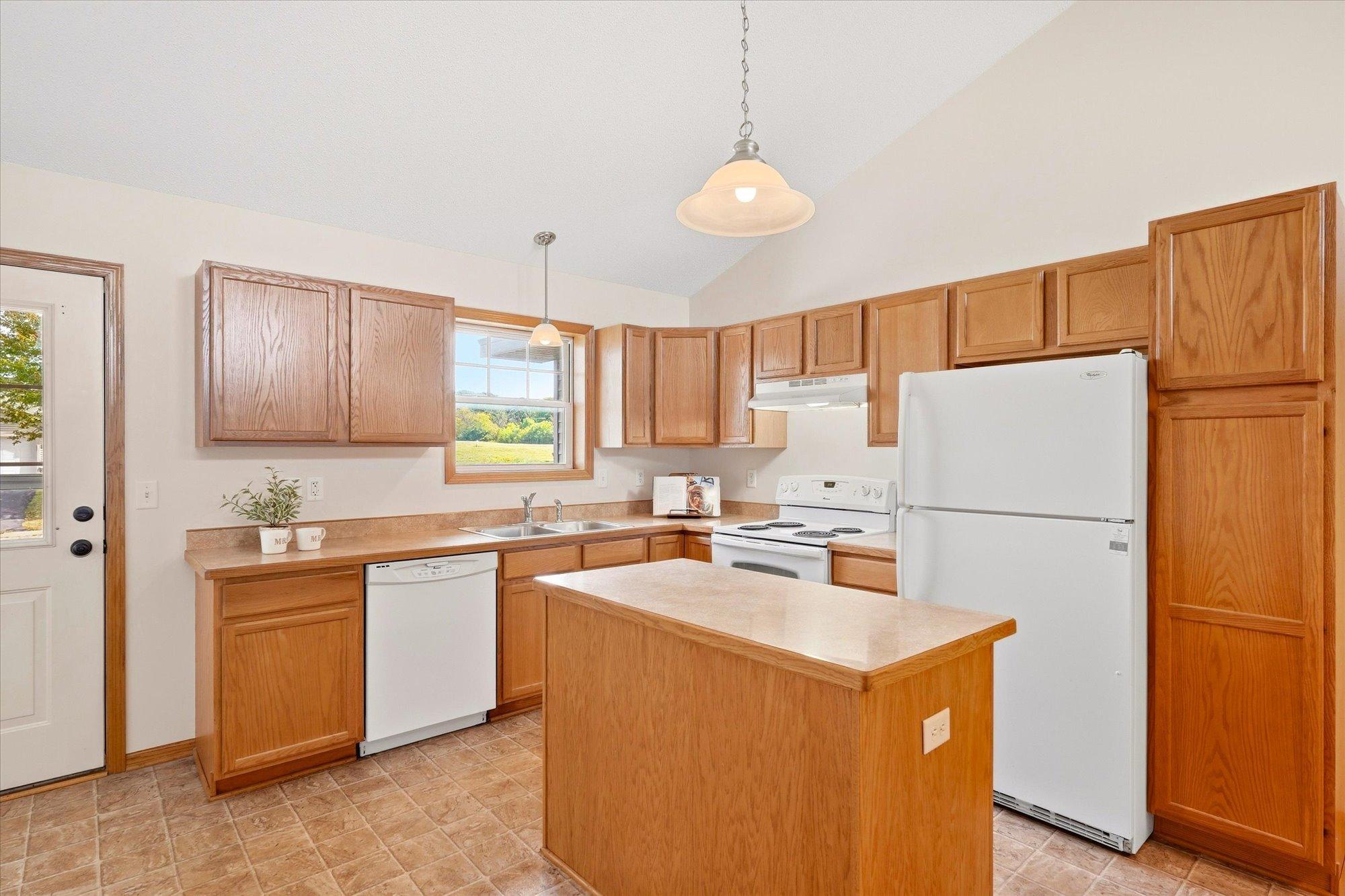 1728 Redhead Avenue Property Photo 3