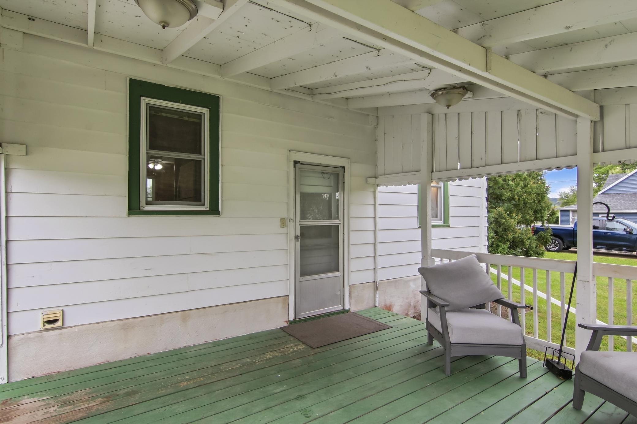 230 W Winona Avenue Property Photo 5