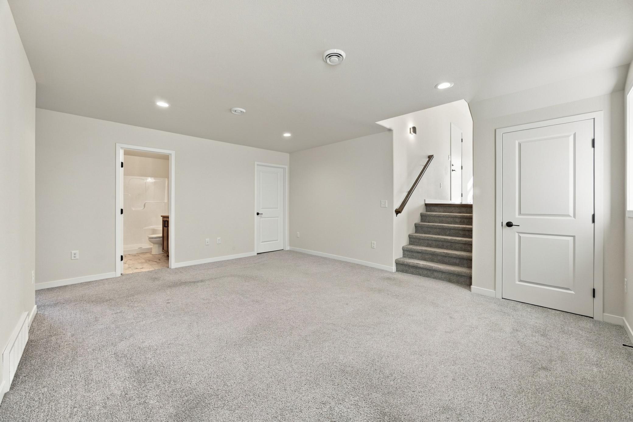 7327 Madelyn Lane S Property Photo 28