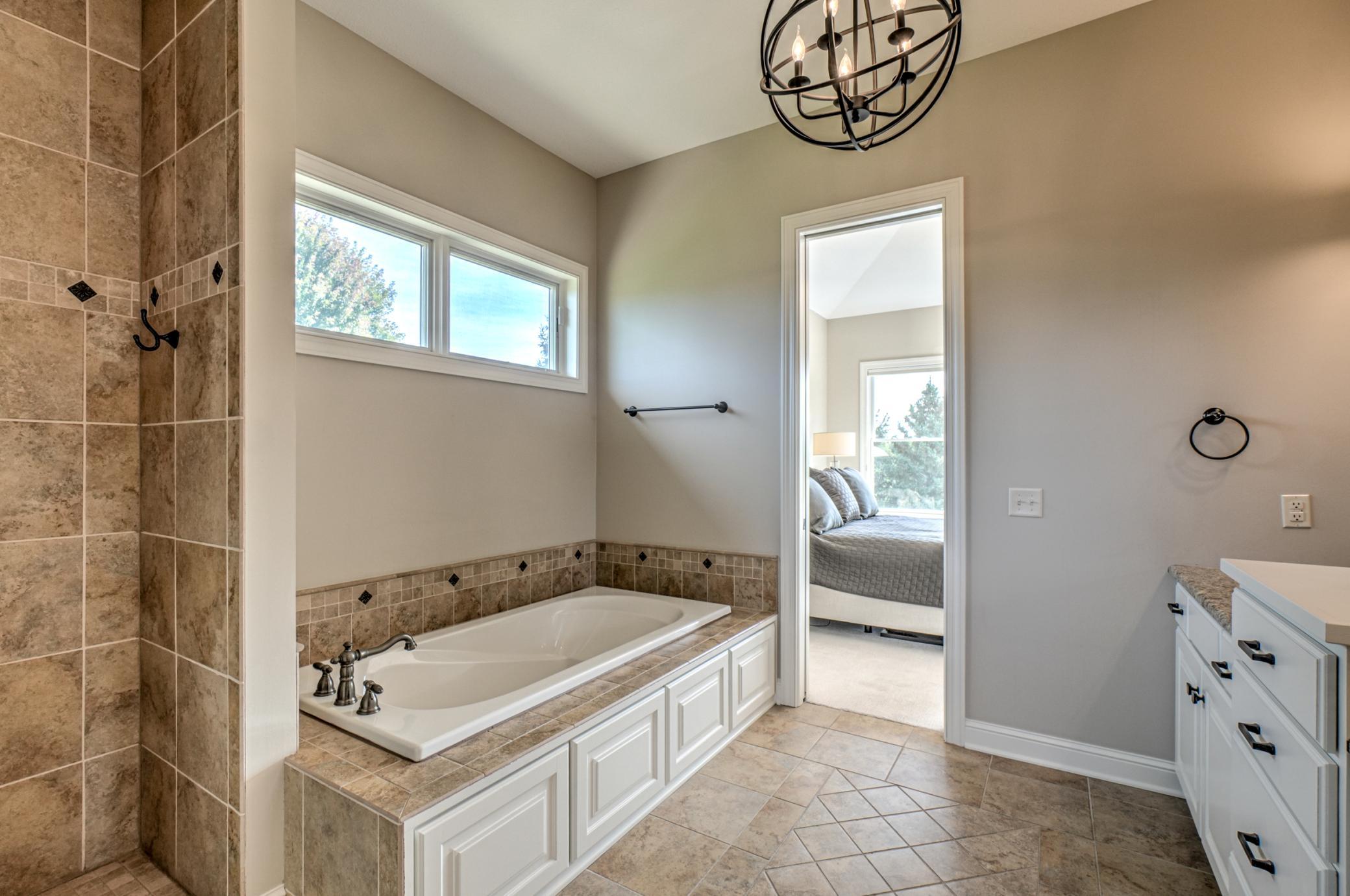 2928 Jonquil Trail N Property Photo 38