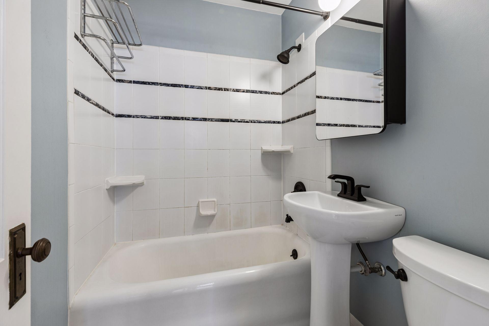2111 E 36th Street Property Photo 12