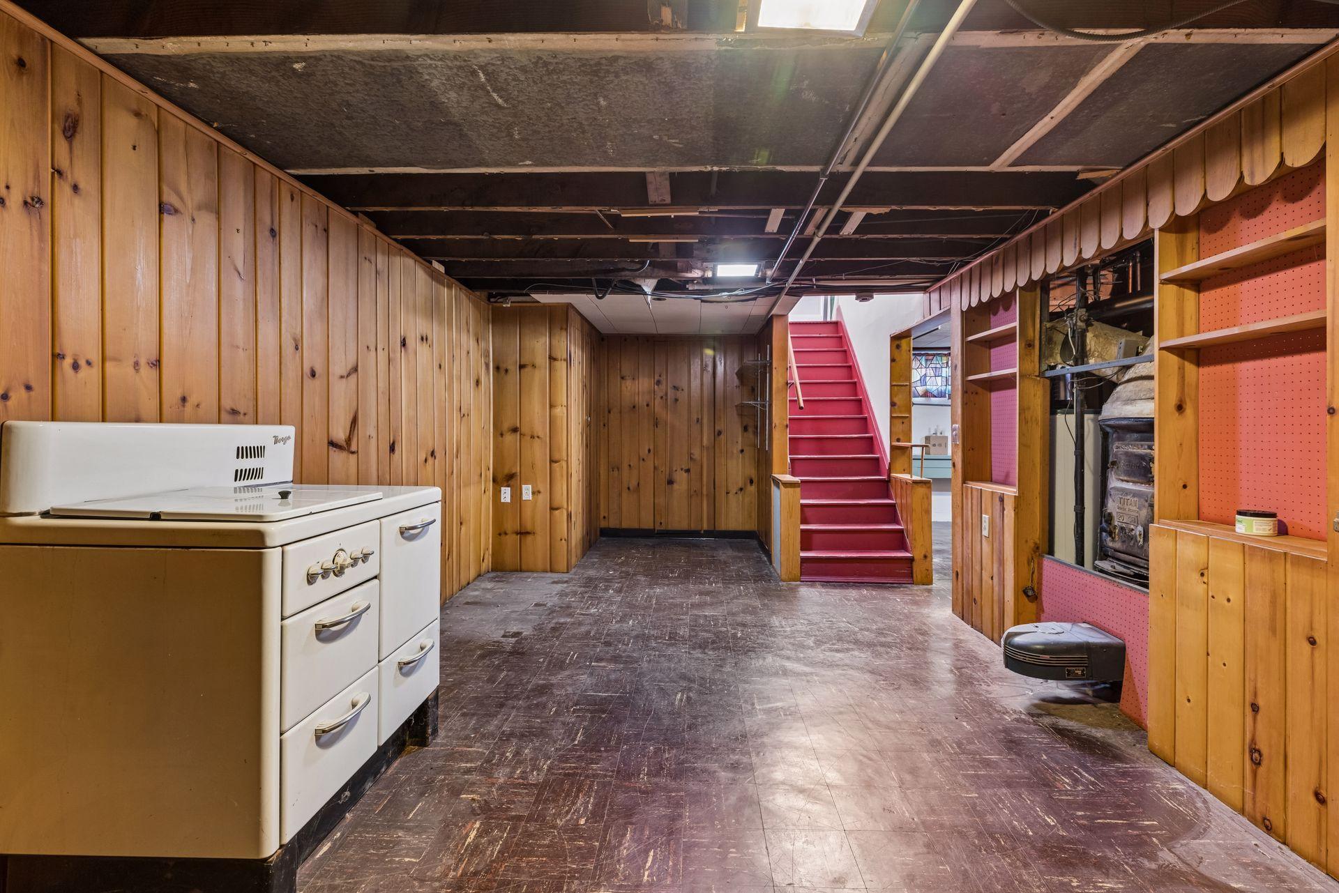 2111 E 36th Street Property Photo 17