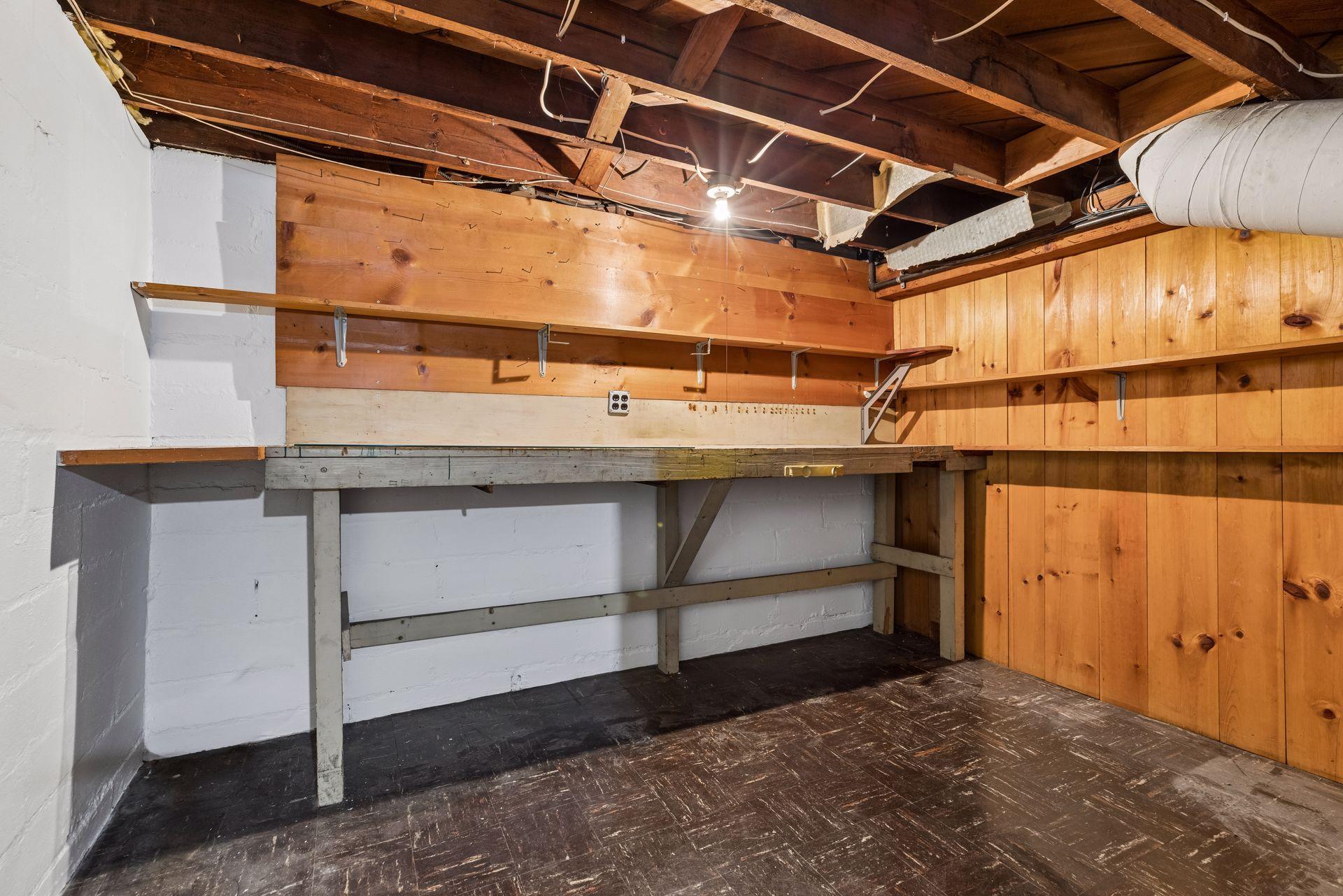 2111 E 36th Street Property Photo 20