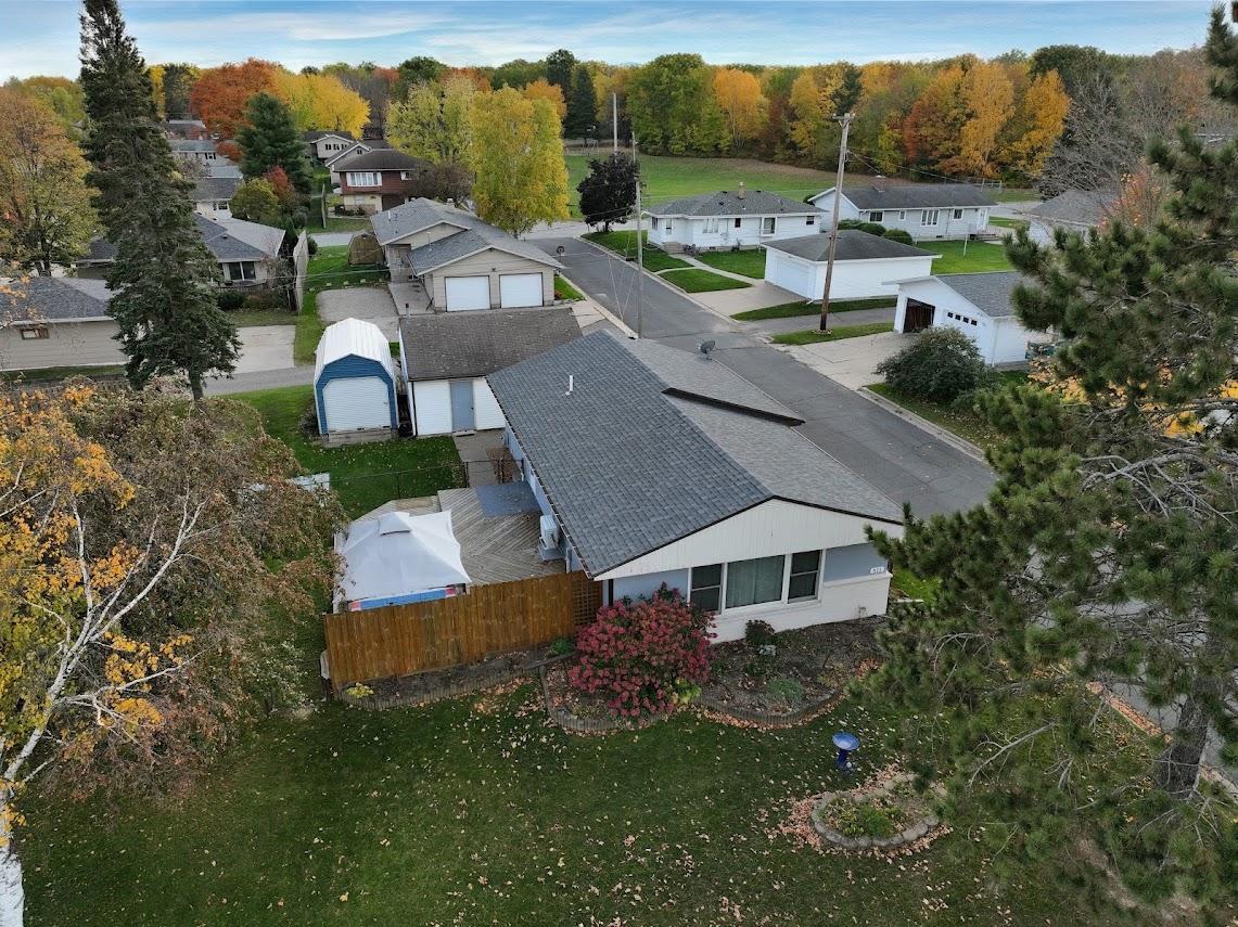 511 Indiana Avenue W Property Photo 1