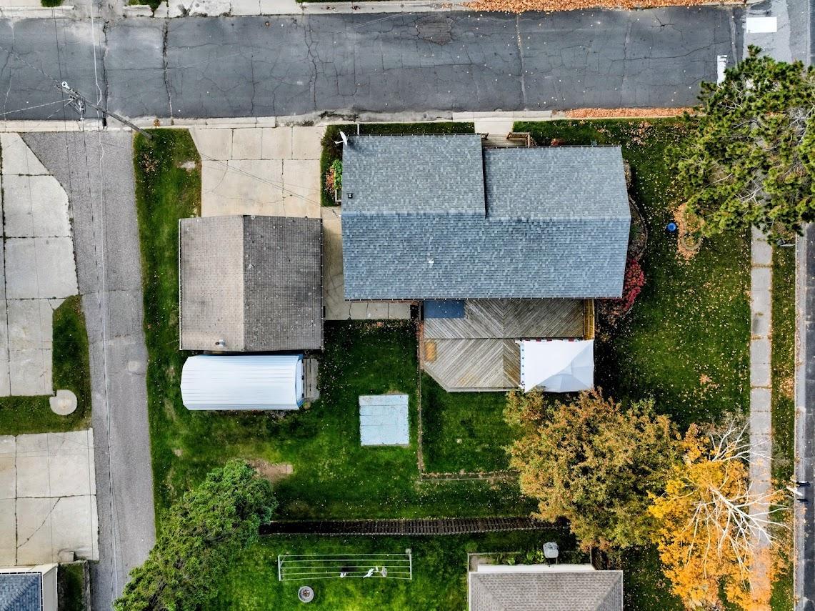 511 Indiana Avenue W Property Photo 5