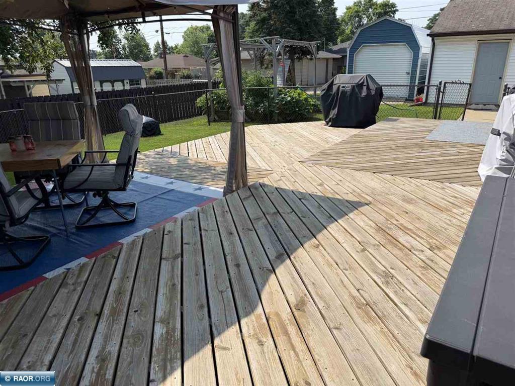 511 Indiana Avenue W Property Photo 12