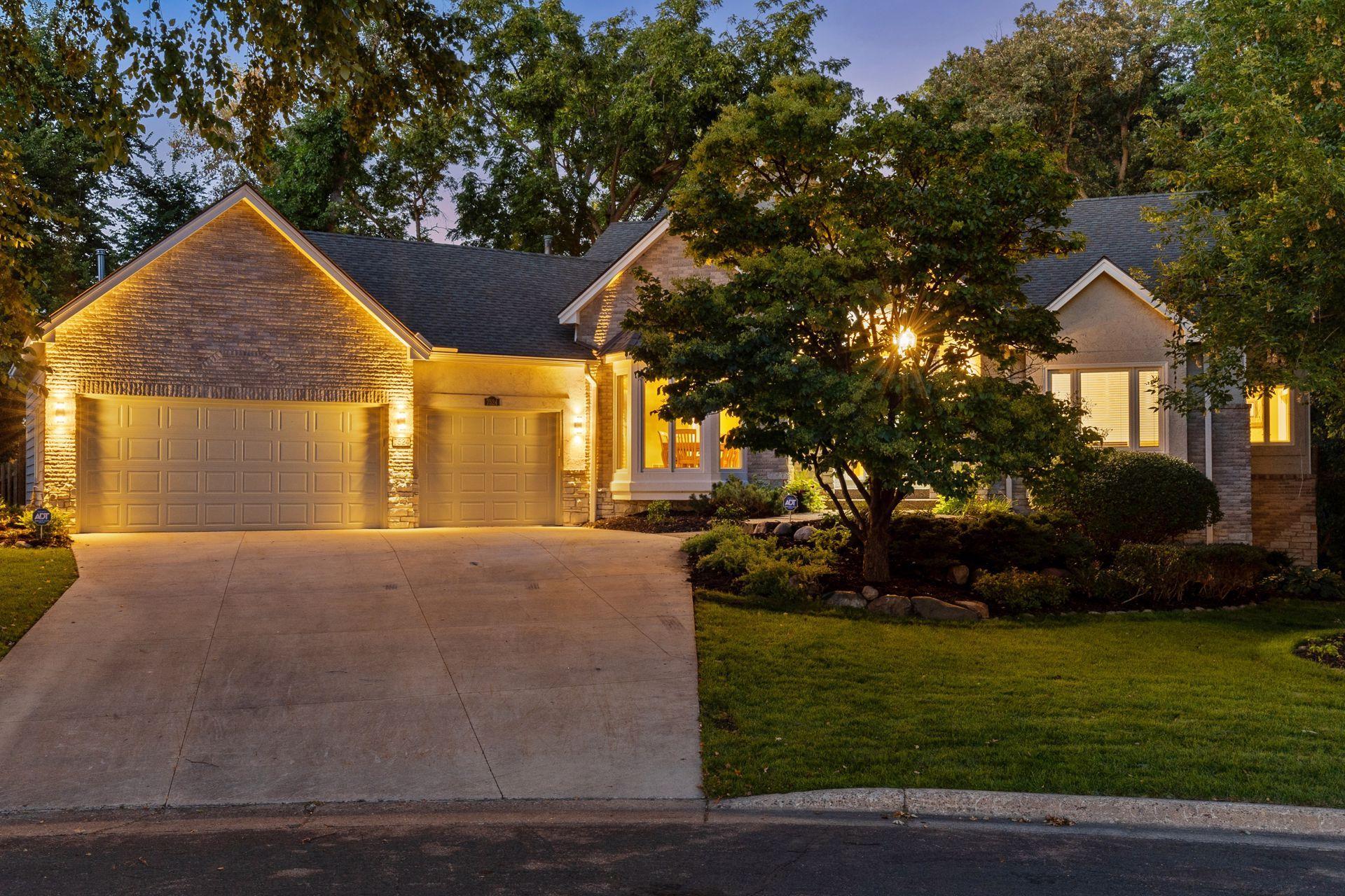 7524 Auto Club Circle Property Photo 1