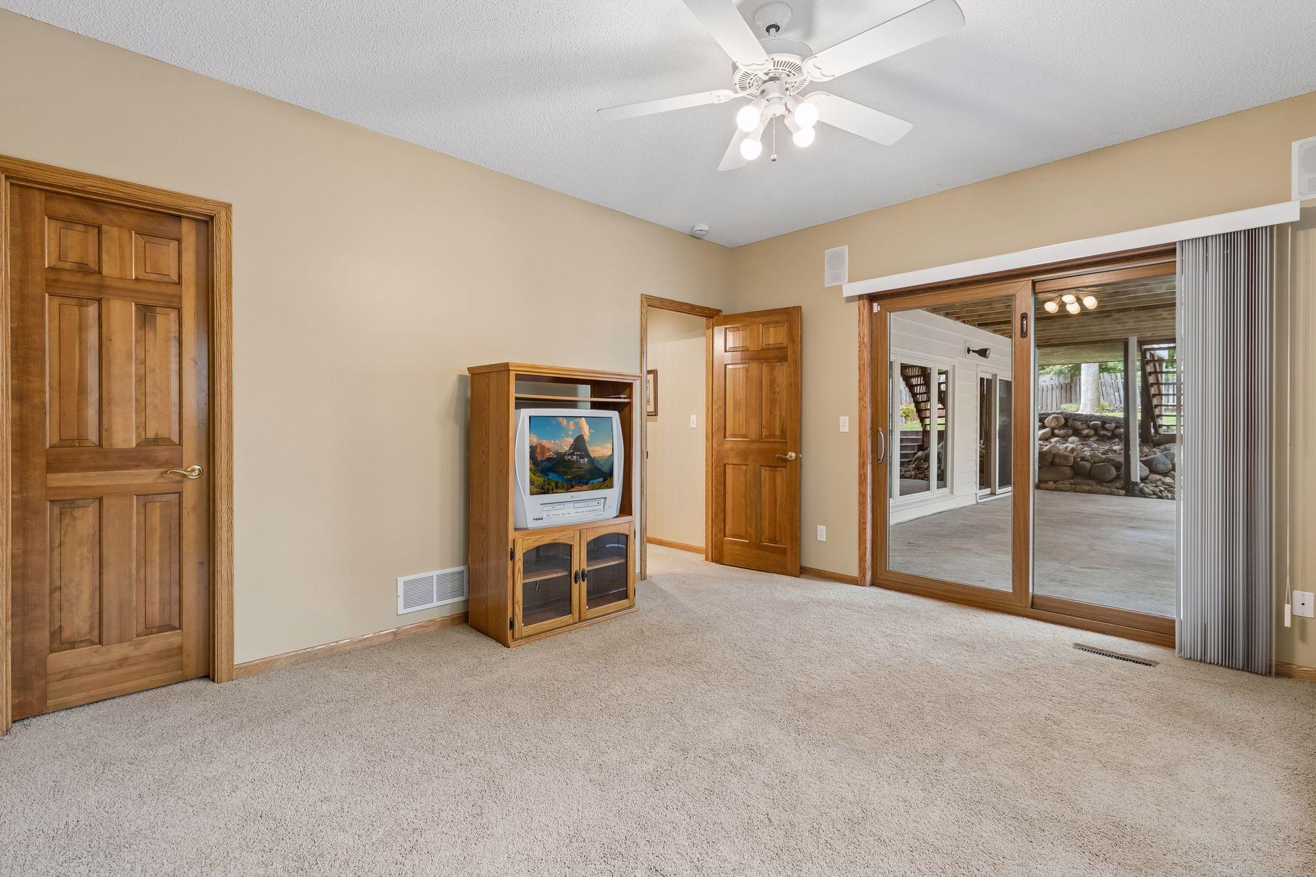 7524 Auto Club Circle Property Photo 28