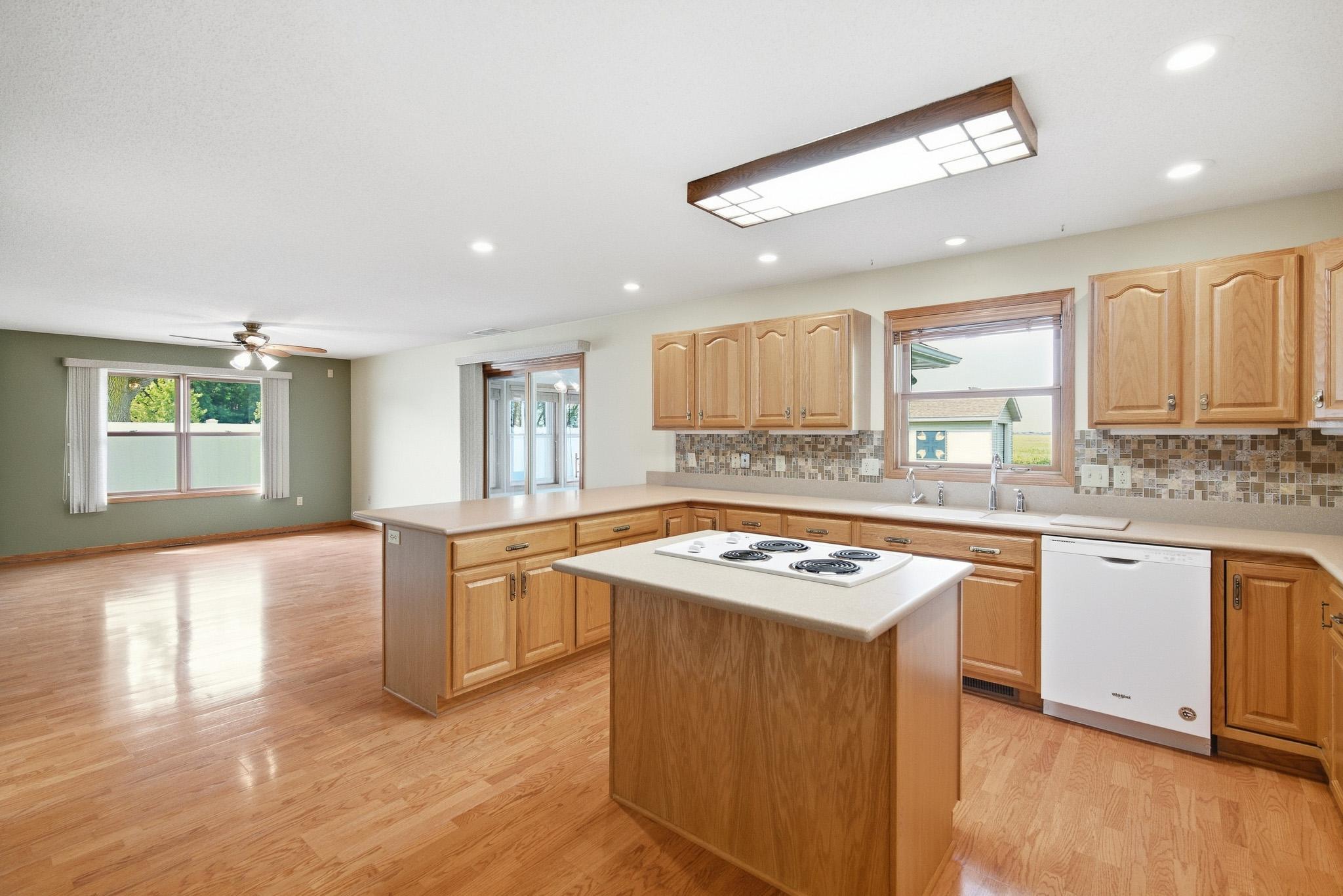 474 10th Avenue Sw Property Photo 2