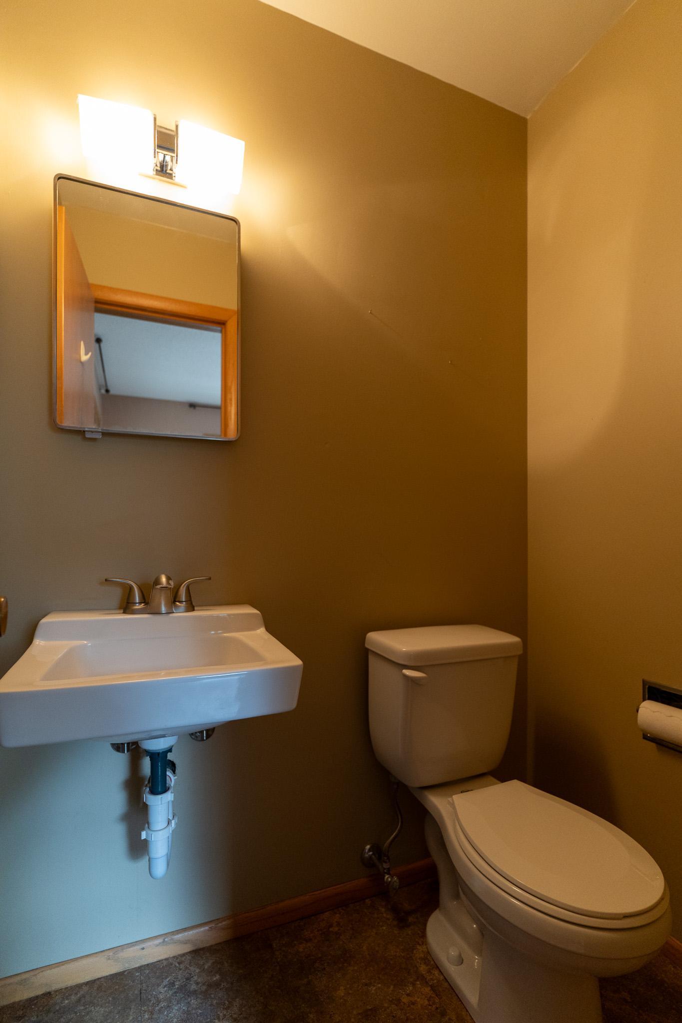 913 Park Drive S Property Photo 22