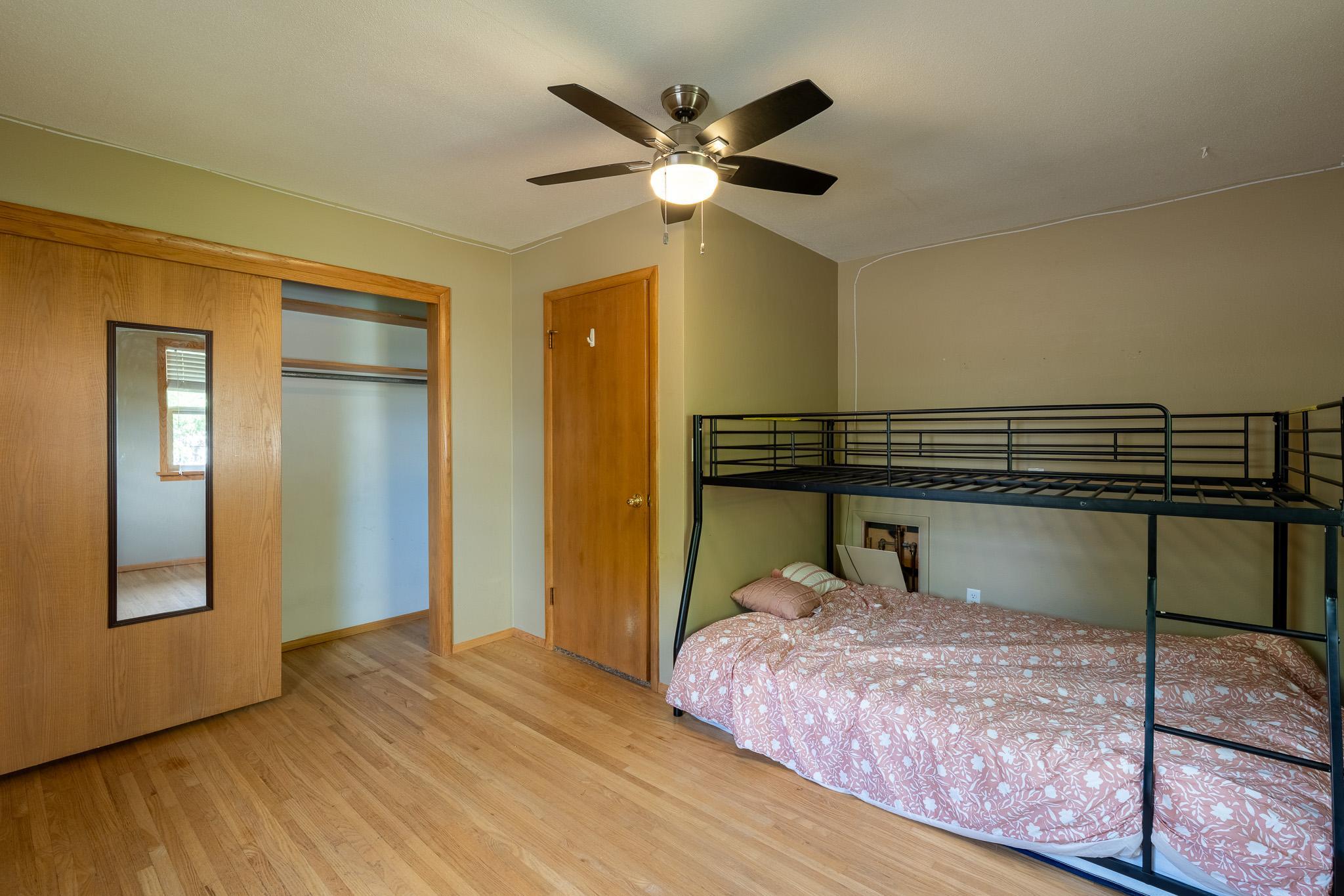 913 Park Drive S Property Photo 26