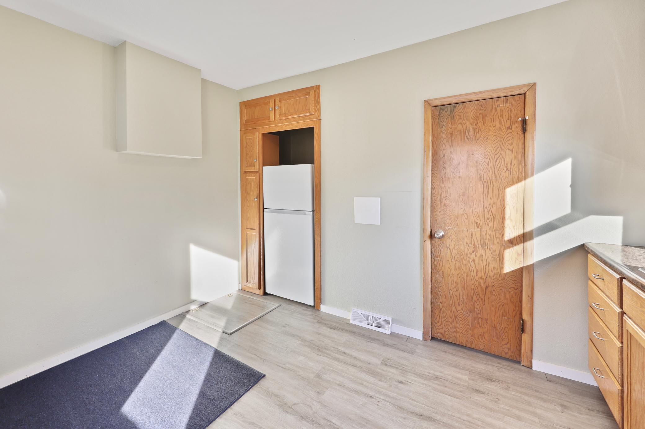 541 Broadway Avenue N Property Photo 6