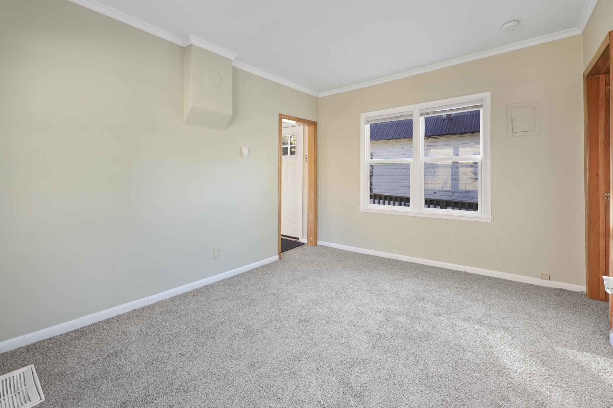 541 Broadway Avenue N Property Photo 10