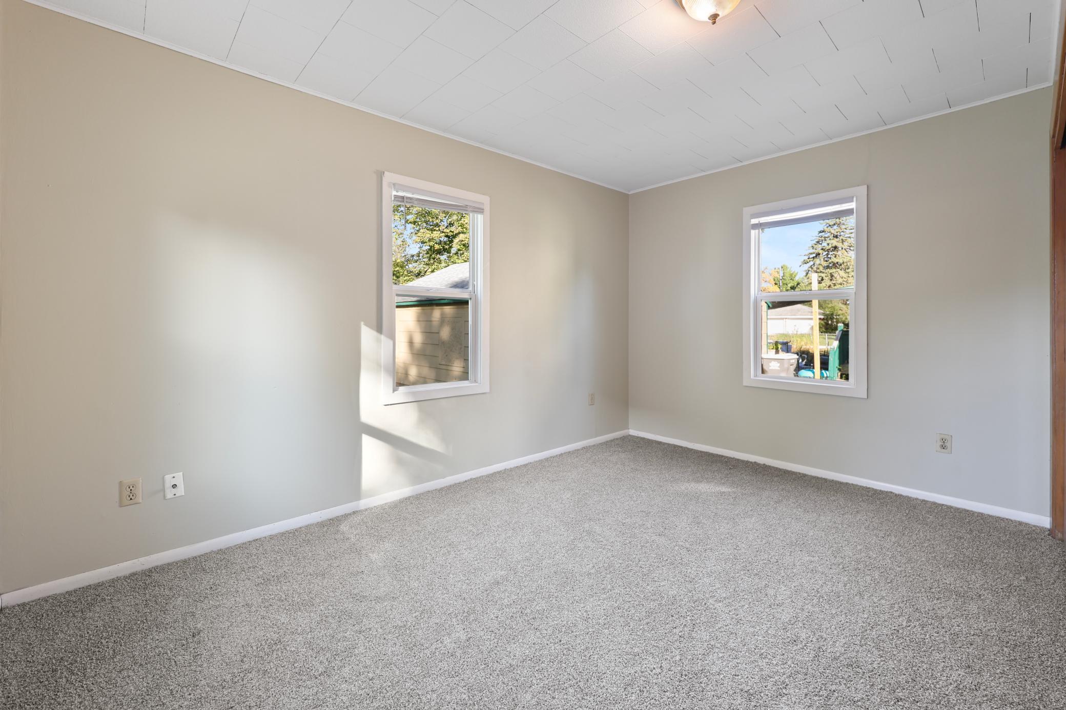 541 Broadway Avenue N Property Photo 11