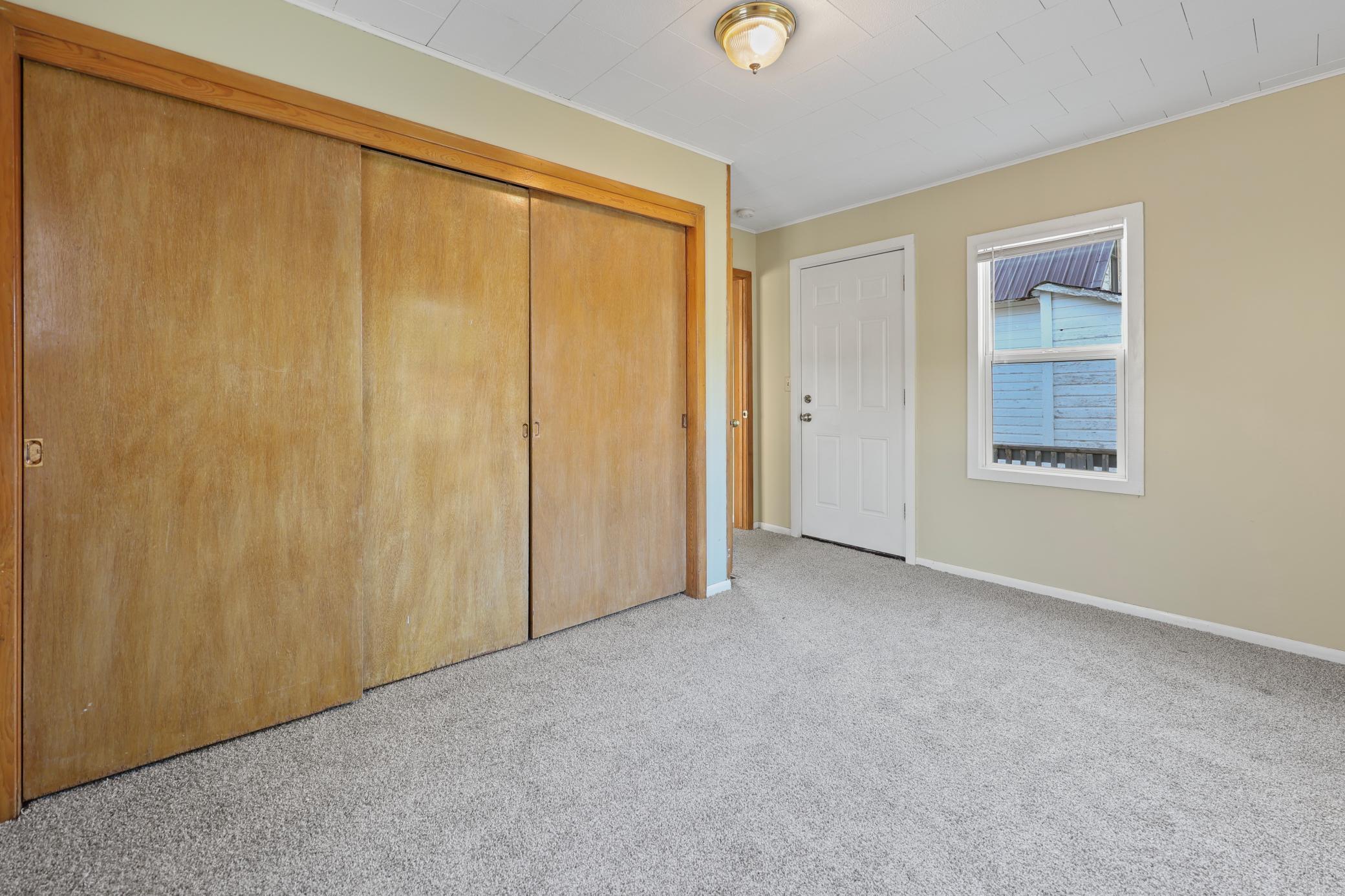 541 Broadway Avenue N Property Photo 14