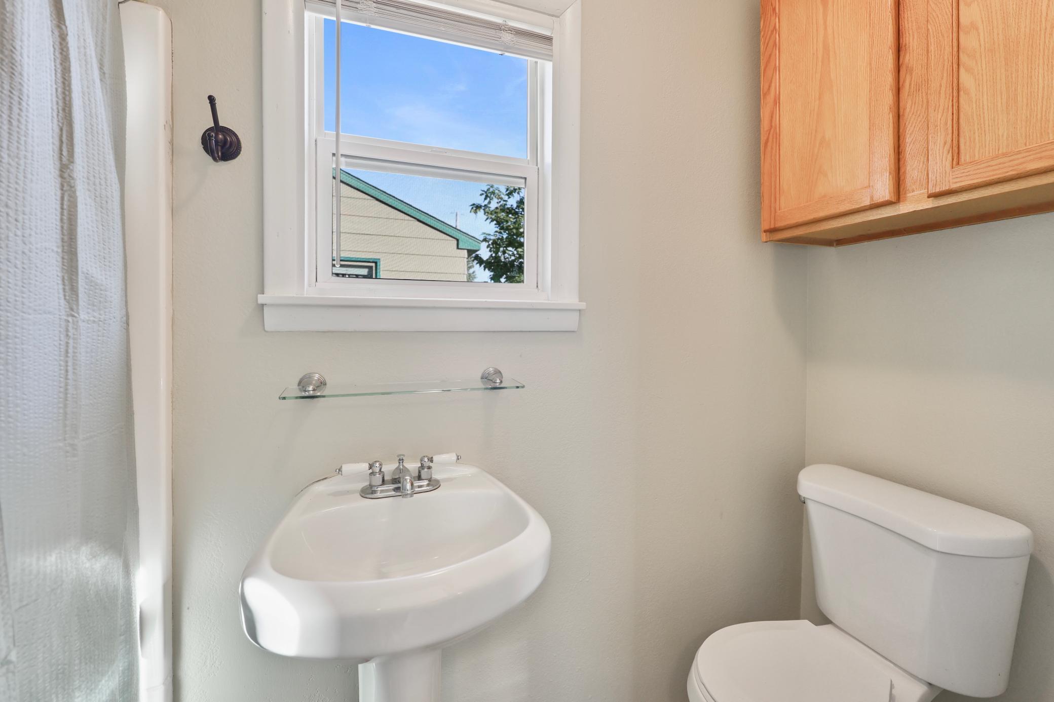 541 Broadway Avenue N Property Photo 16