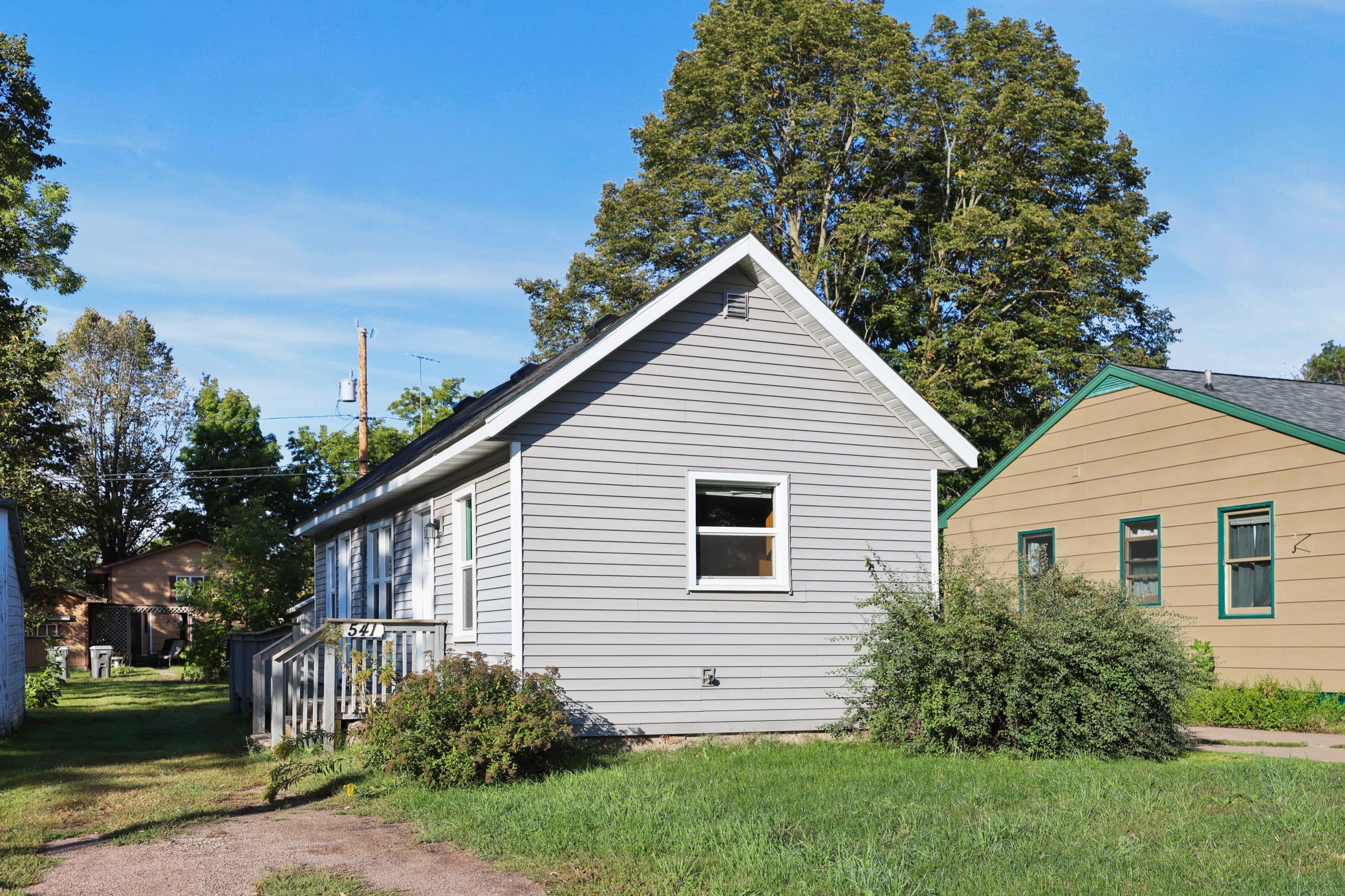 541 Broadway Avenue N Property Photo 18
