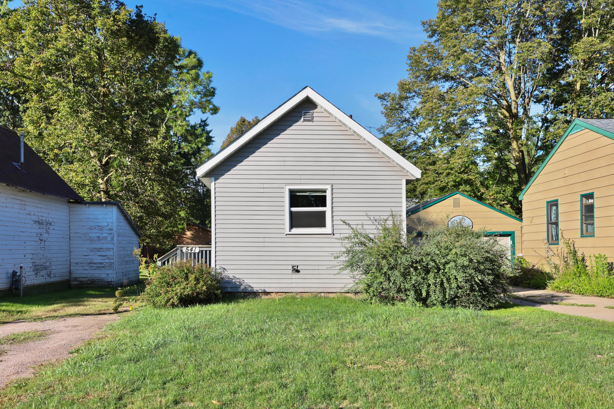 541 Broadway Avenue N Property Photo 19