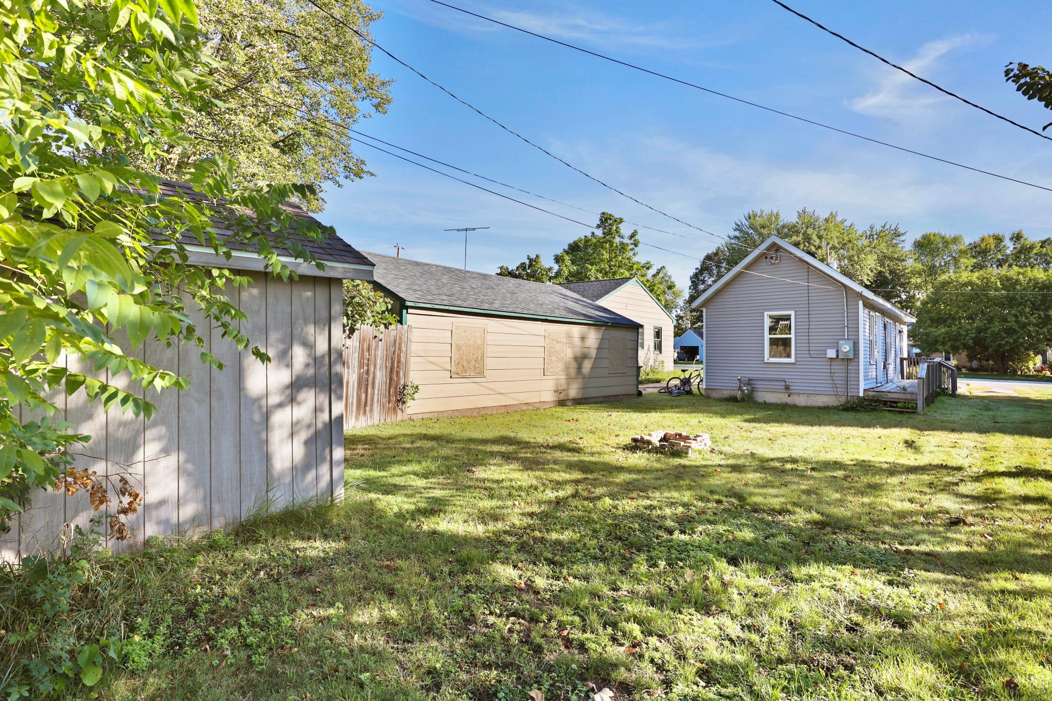 541 Broadway Avenue N Property Photo 23