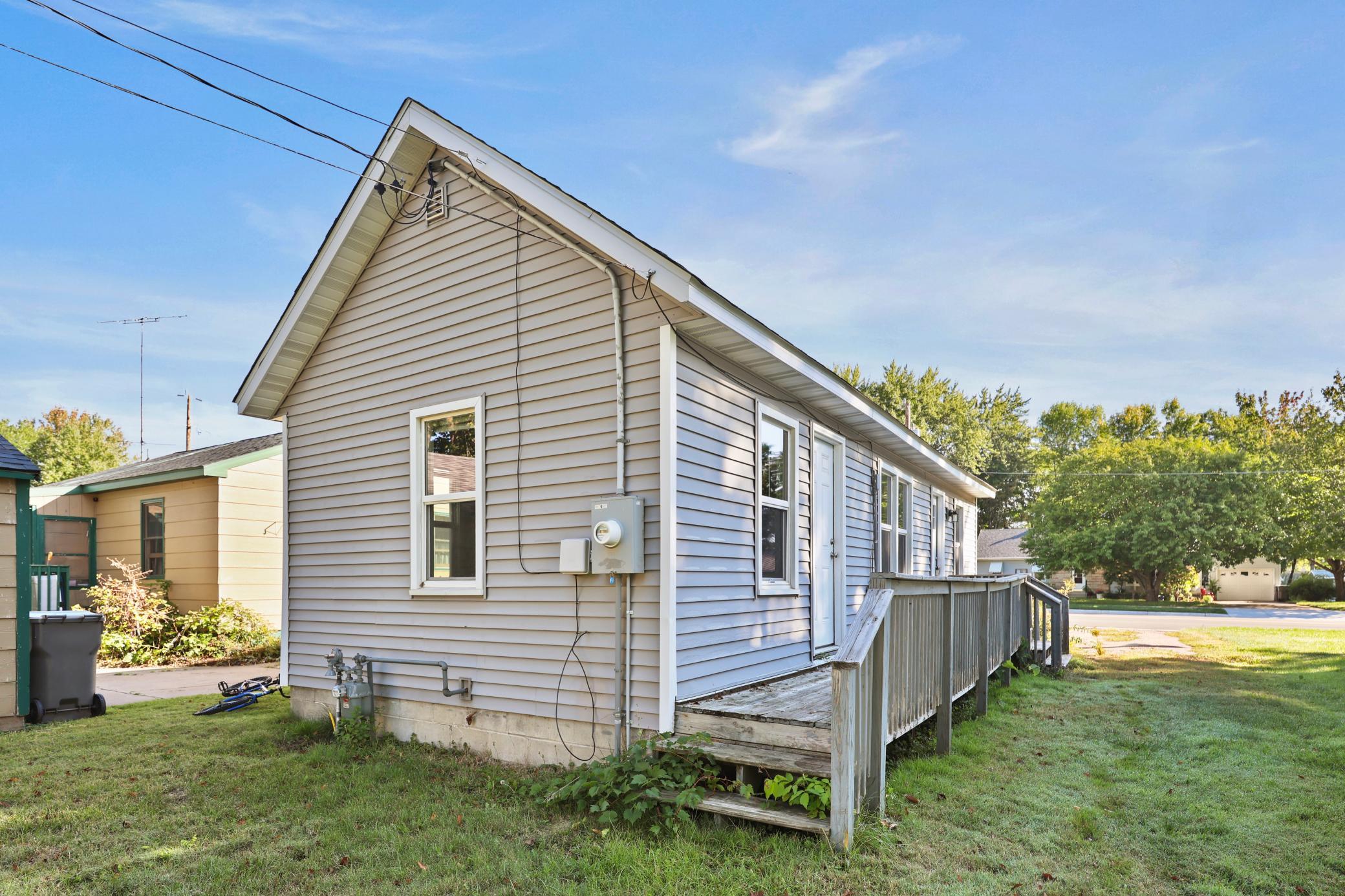541 Broadway Avenue N Property Photo 24