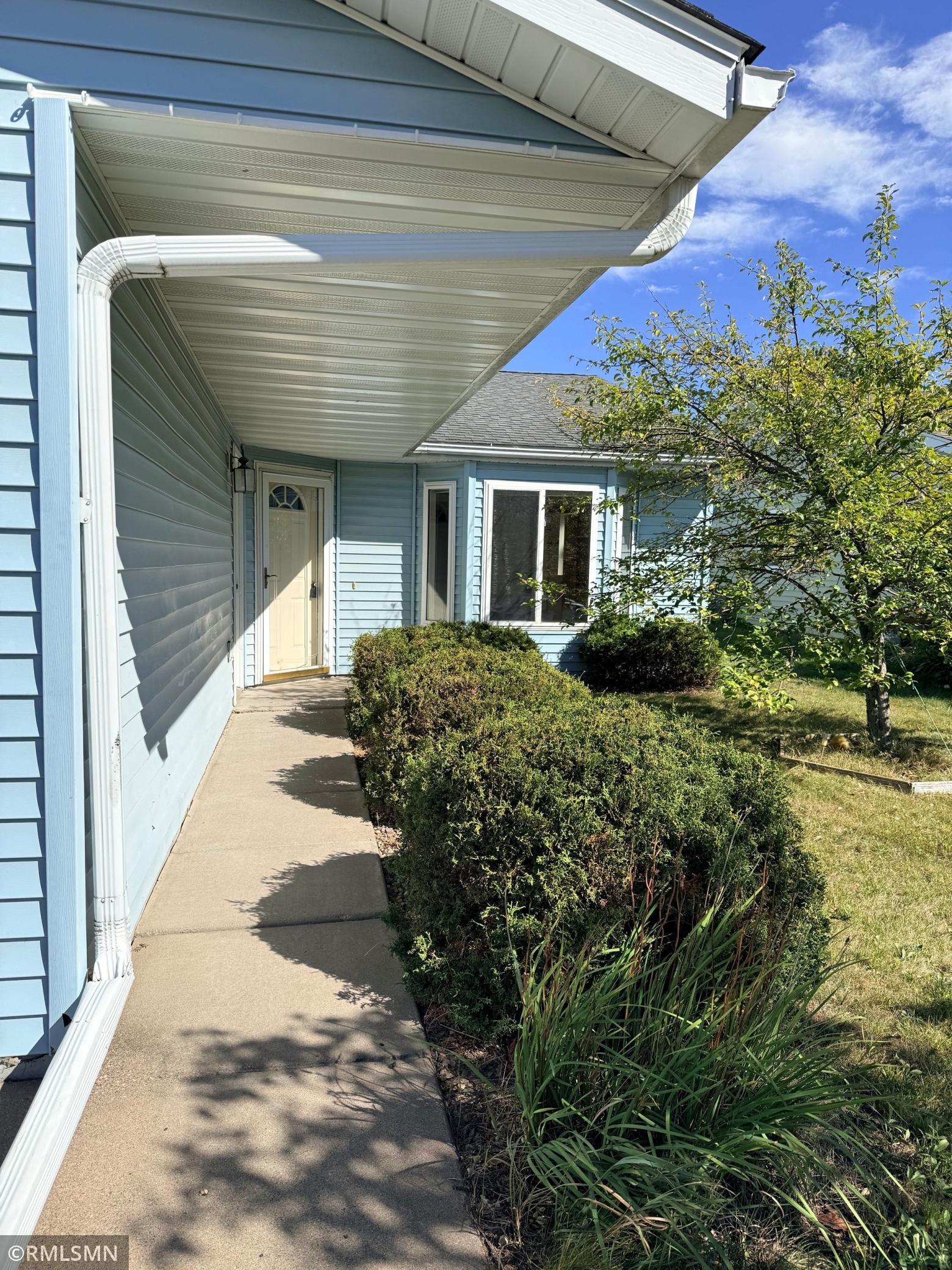 610 Meadows Drive Property Photo 3