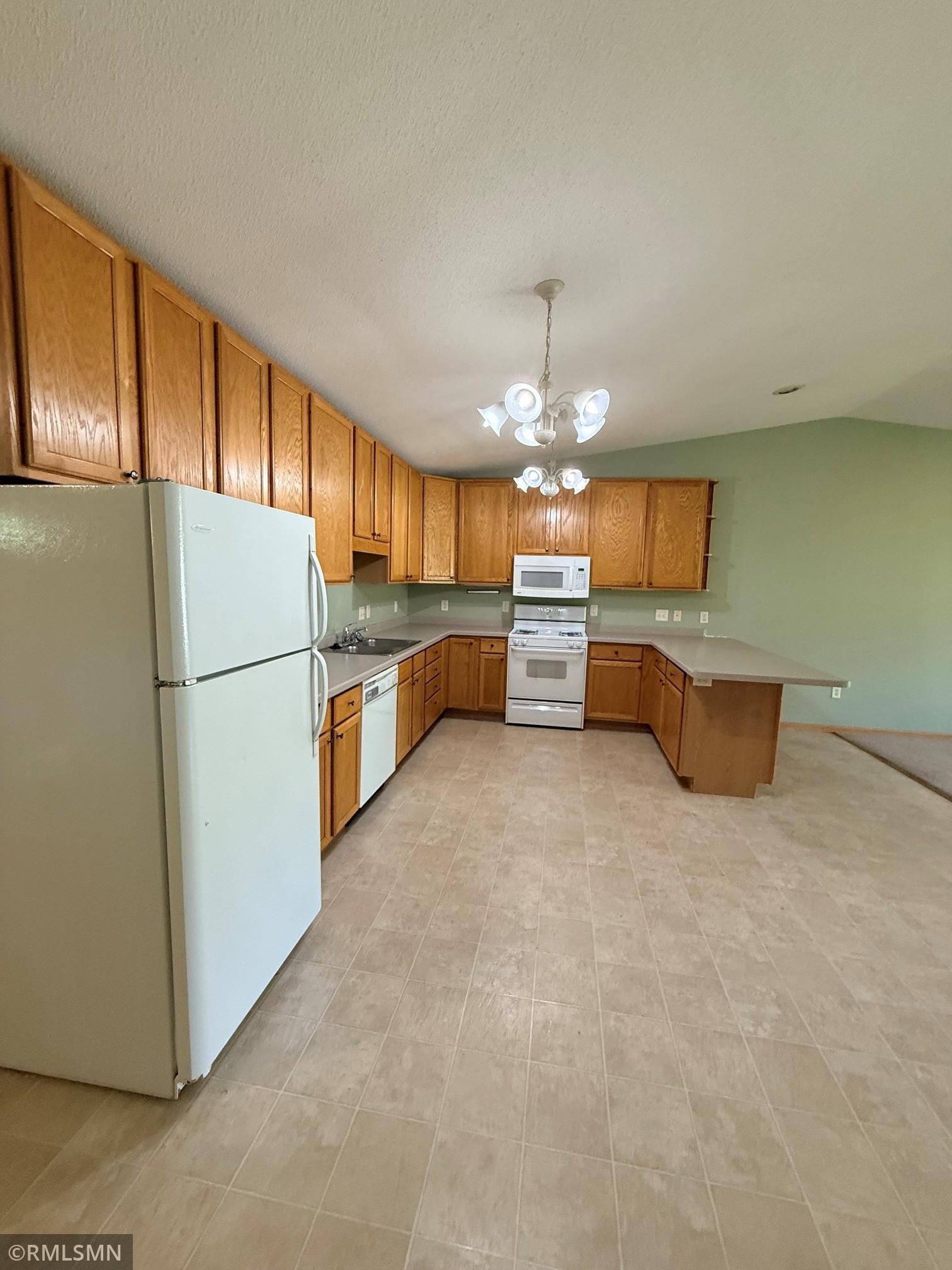 610 Meadows Drive Property Photo 7