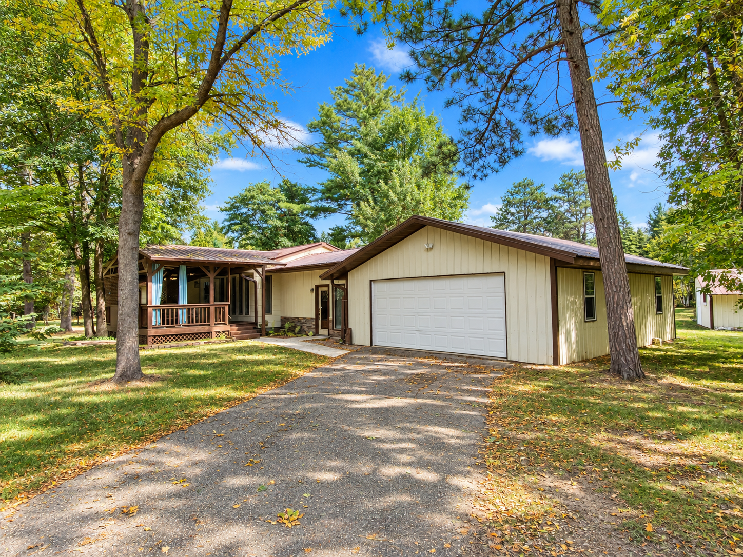 22838 Glenhaven Drive Property Photo 4