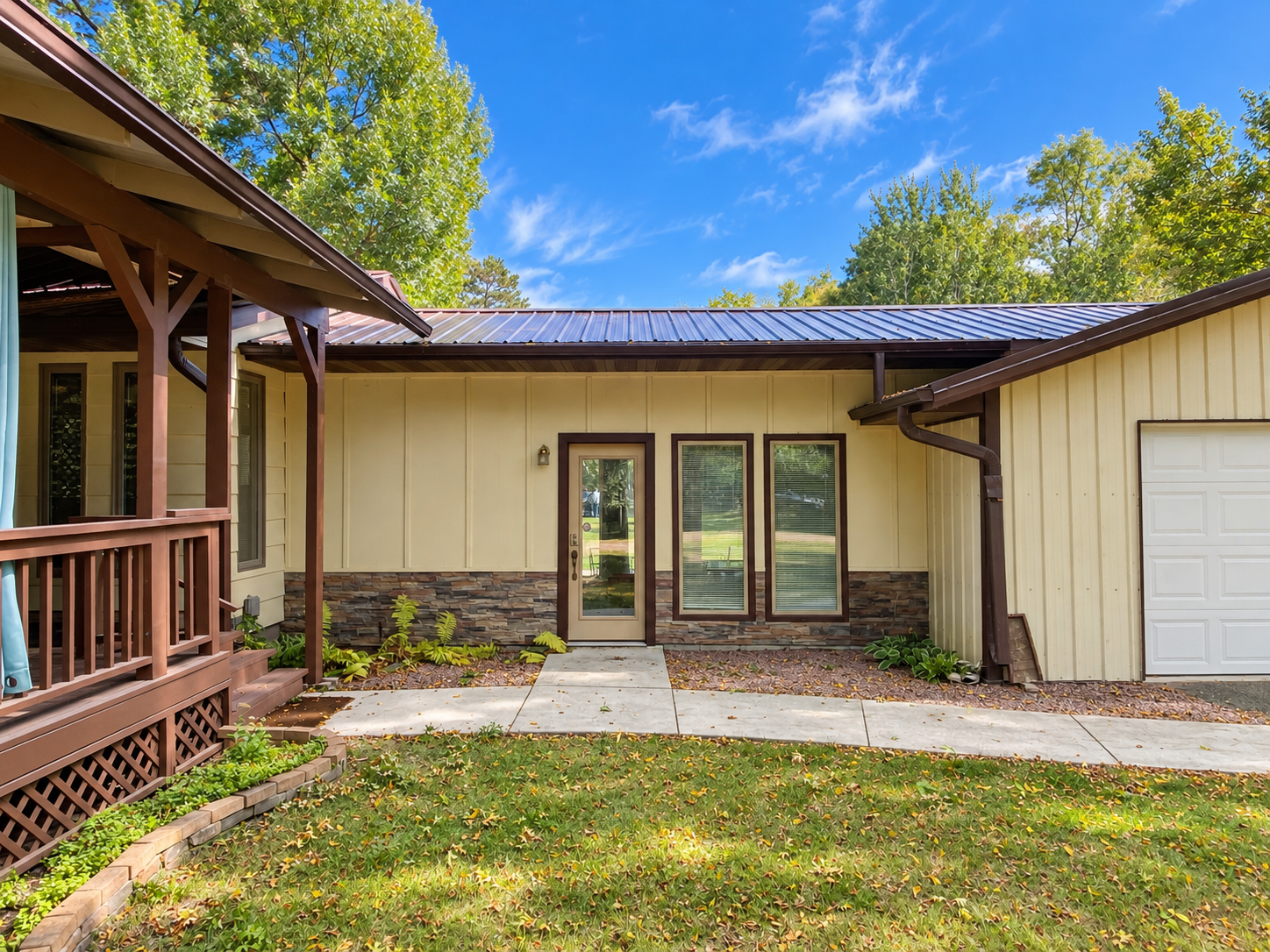 22838 Glenhaven Drive Property Photo 6