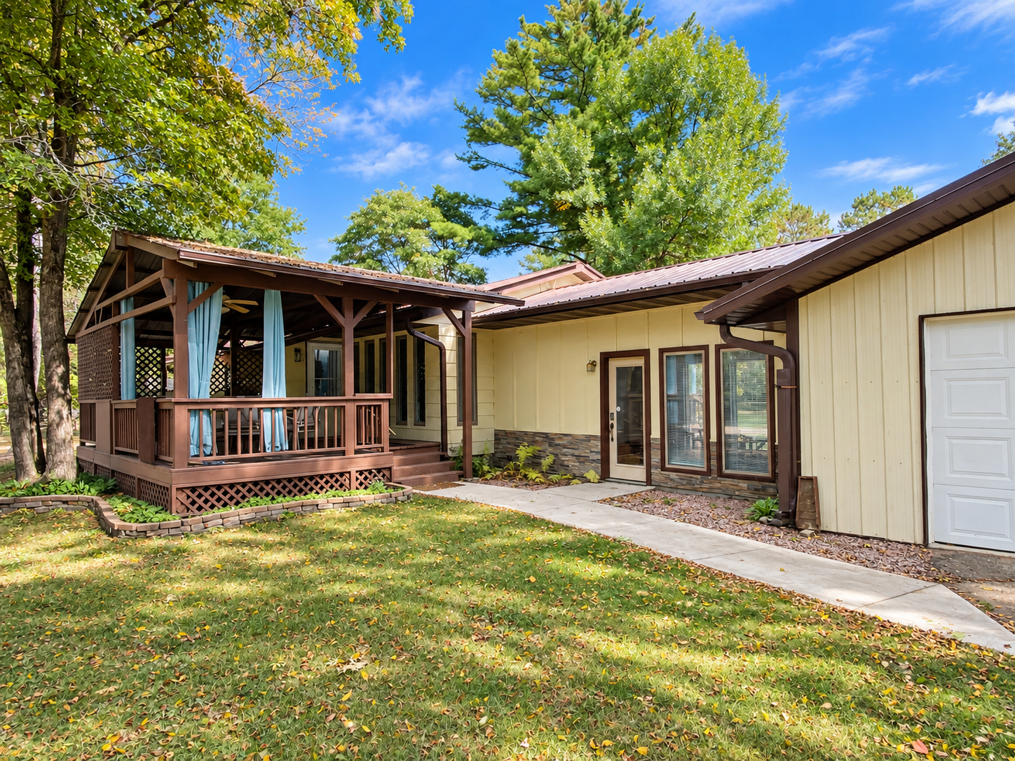 22838 Glenhaven Drive Property Photo 32