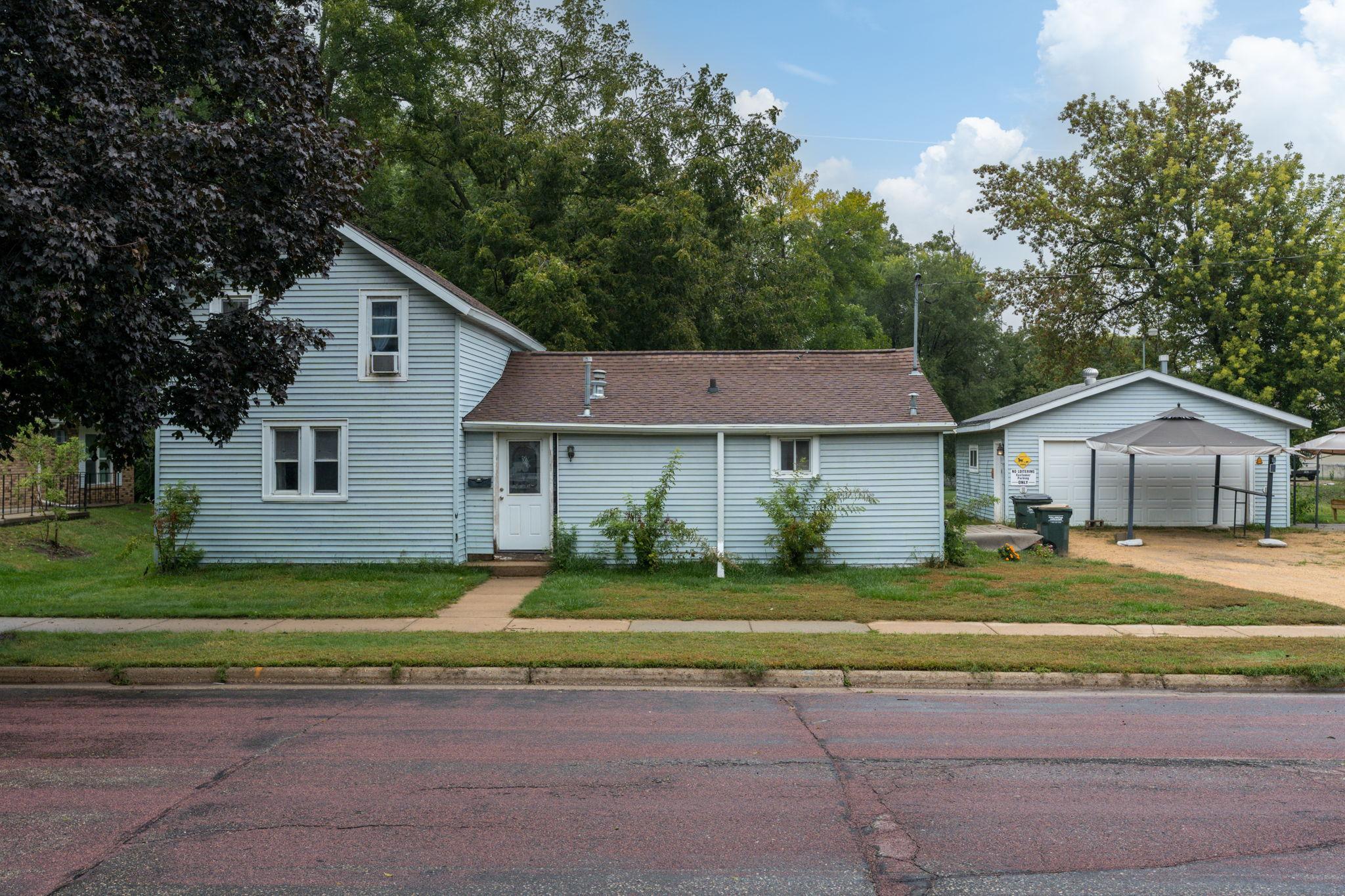 315 Hoosac Street E
