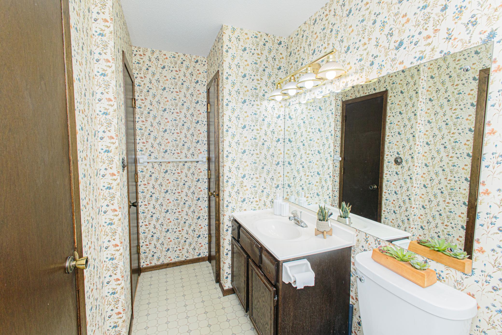 6570 Upper 35th Street N Property Photo 6