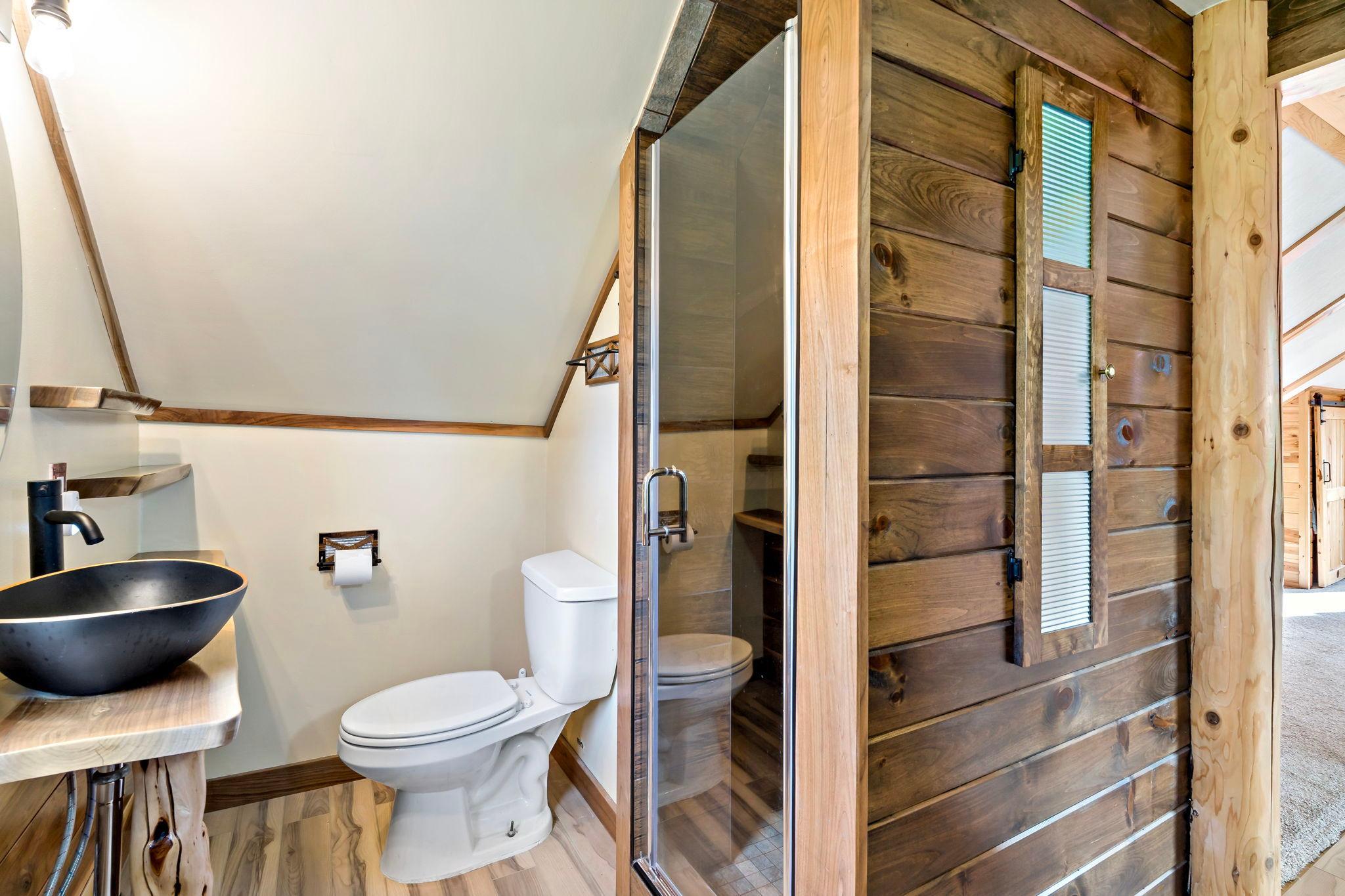 4555 Spruce Way Property Photo 4